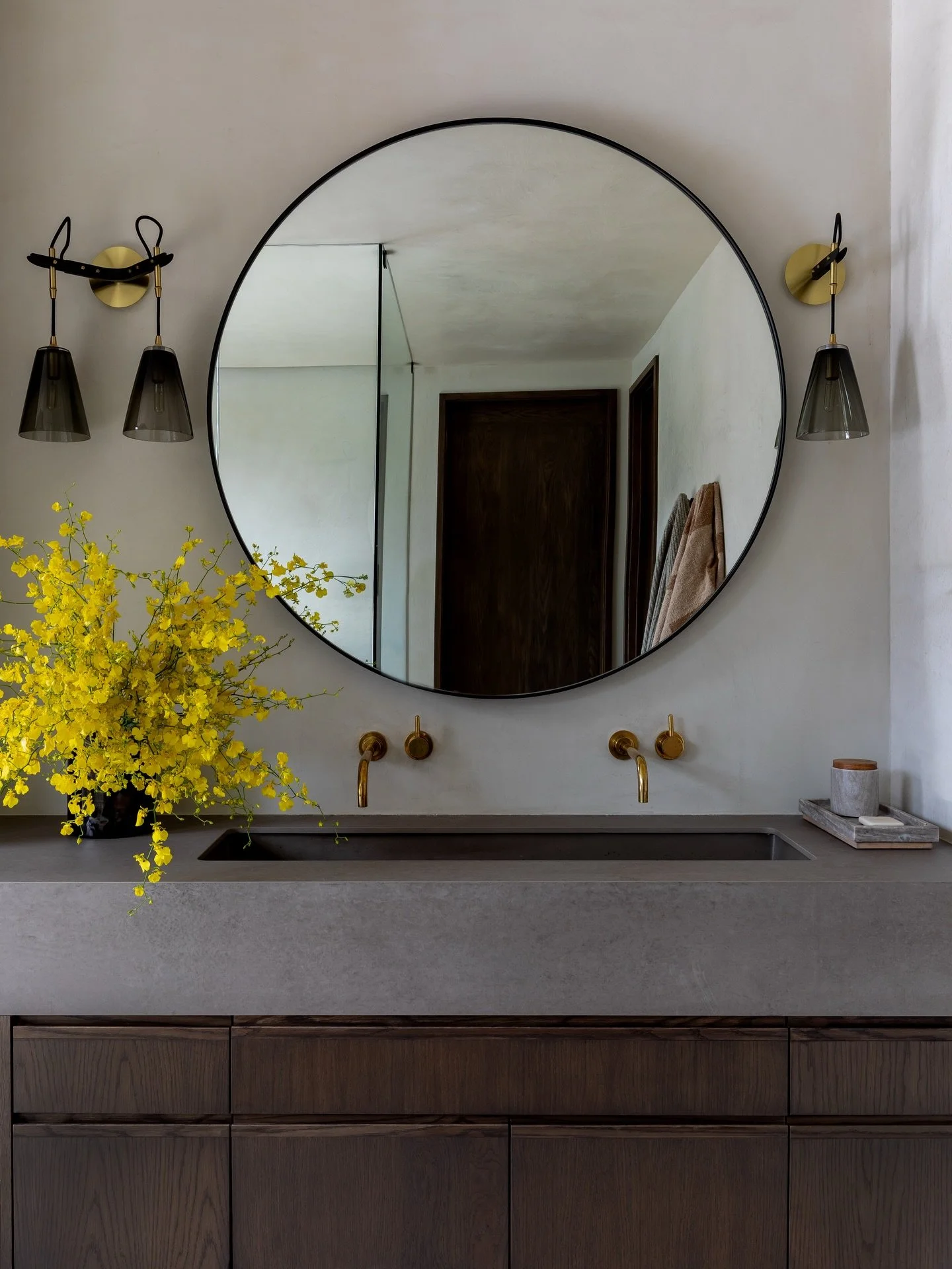 Spa Bath / Serene and warm this bathroom at our Park City guest house project is designed for quiet relaxation. Plaster walls, warm wood, stone floors, and an outdoor shower make this a favorite space year round. #designenmasse 
📸 @lindsay_salazar_p