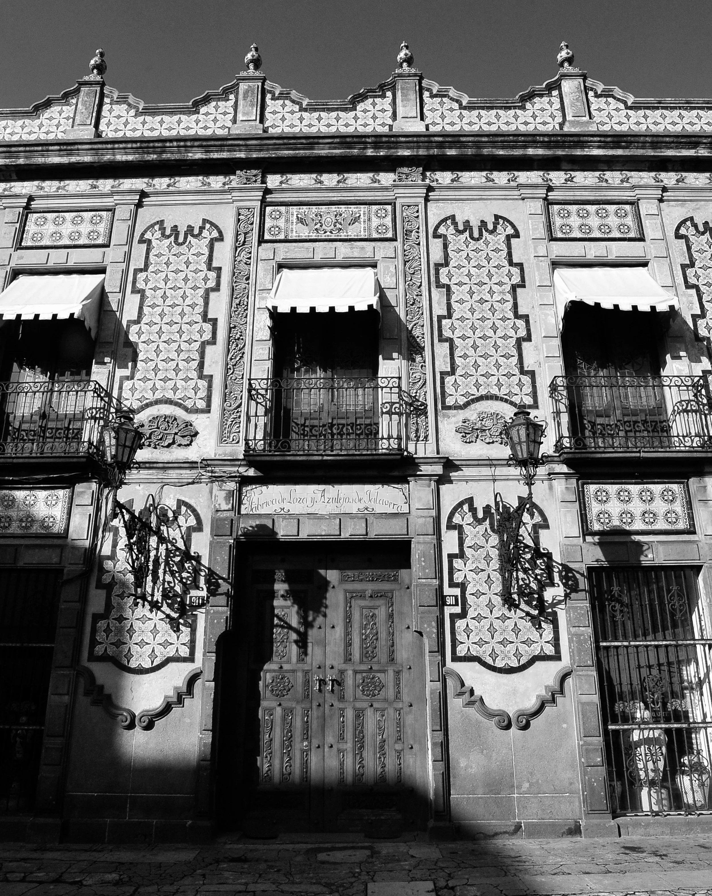 002a CASA URIARTE PUEBLA BCO y N.JPG
