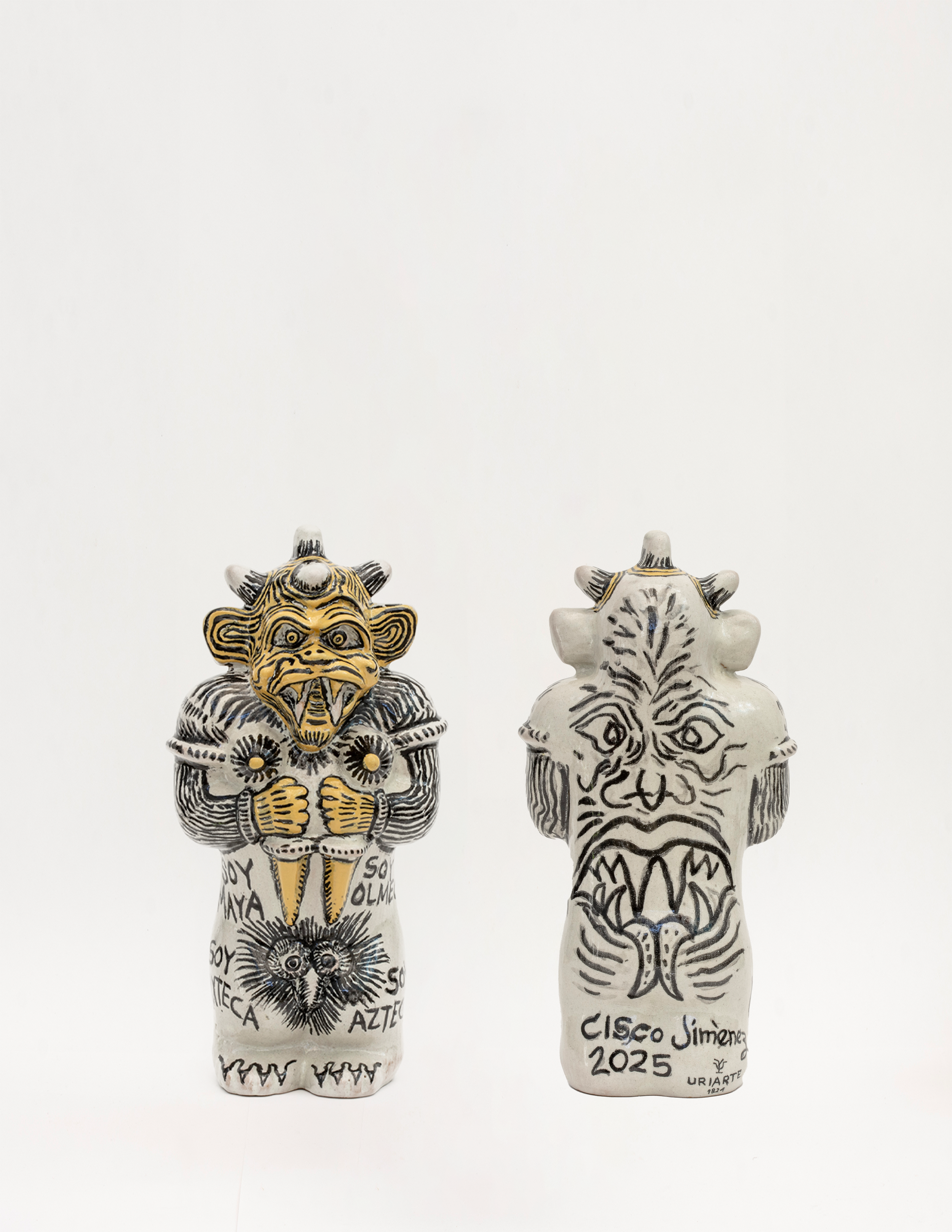 Demonio con guantes amarillos