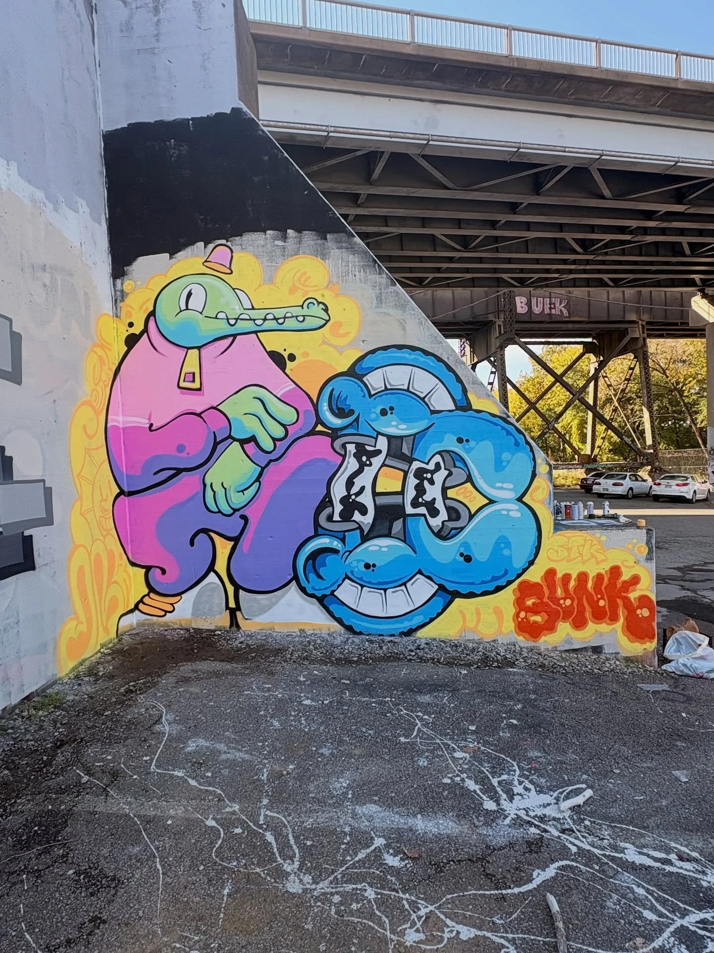 Fun little day out for Jim x @visualjunk 2.0. Not bad for a foggy head, turning up with no real plan on what we were going to paint and me having no desire to get up on a ladder.  Black lines always trip me up with spray paint and I think the backgro