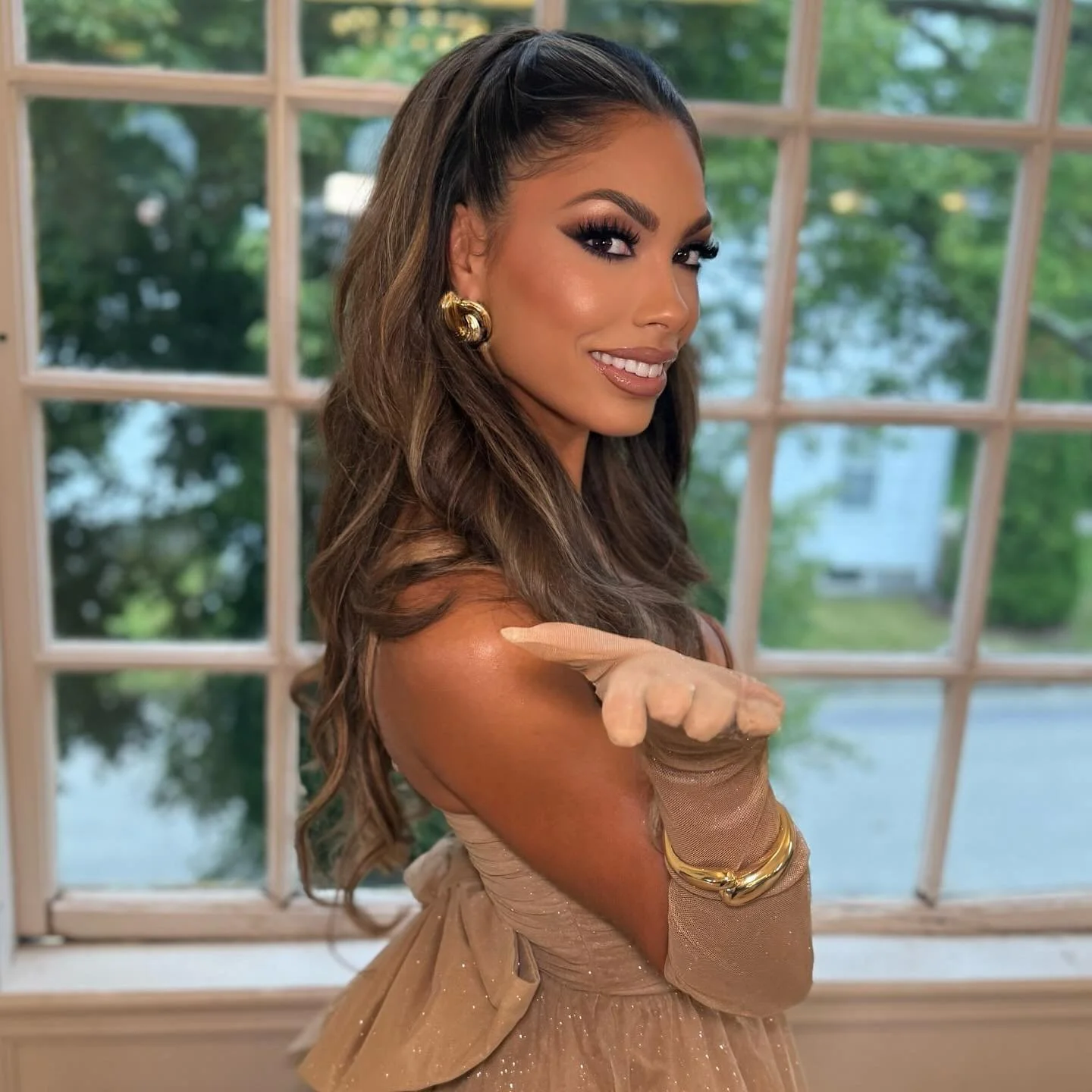 Tonight, she competes. I had the honor of creating her stage-ready glam. Go shine, Alyssa ✨👑
Makeup @beautybynelse 
Spray tan by me @tanbynelse dipped in @dolceglow 
@clementeorganization @missmausa 

#MissMAUSA #BeautyByNelse #PageantGlam #pageant 