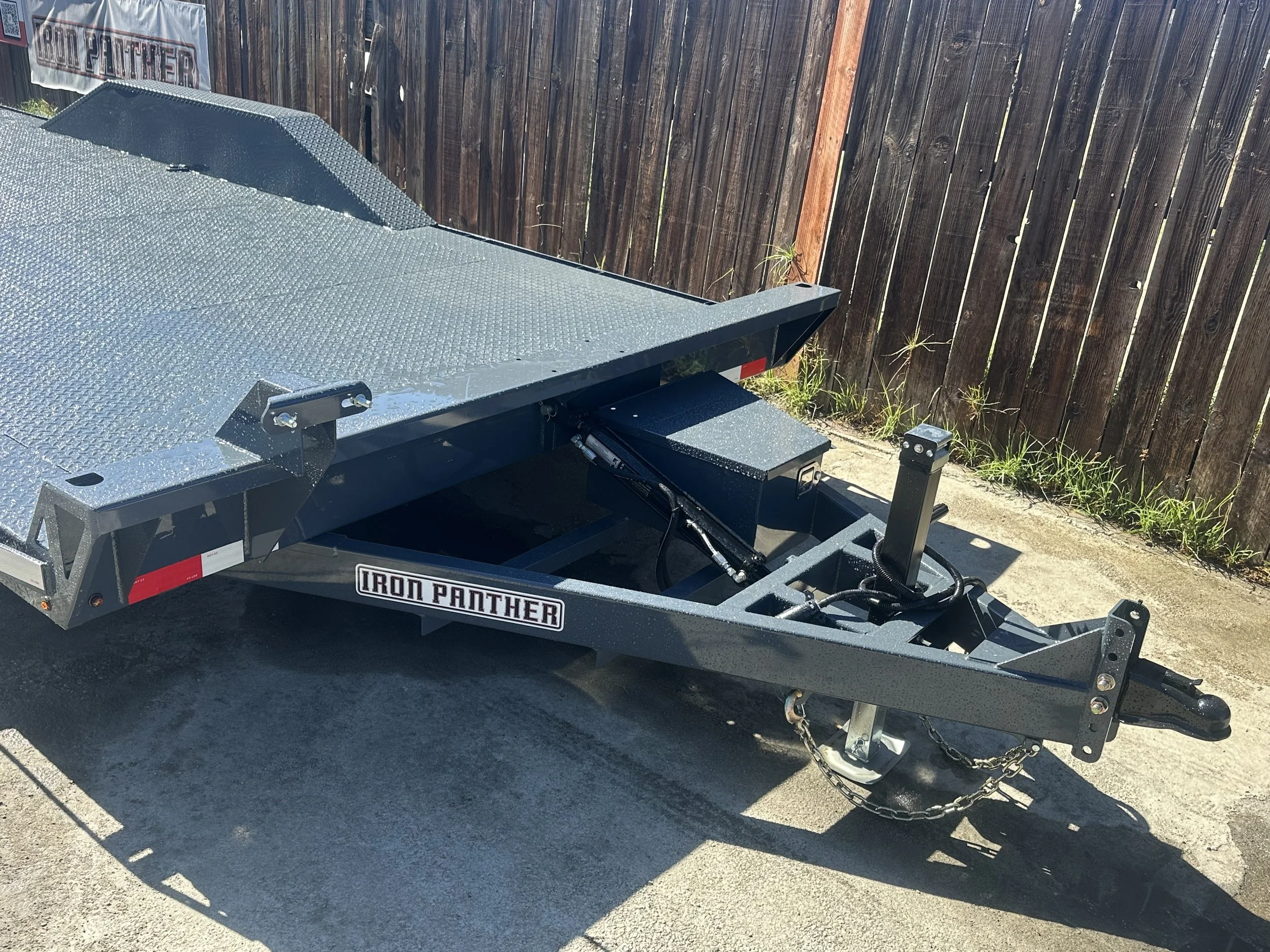 IRON PANTHER 20X8.5 POWER TILT CAR/ BUGGY/ EQUIPMENT HAULER