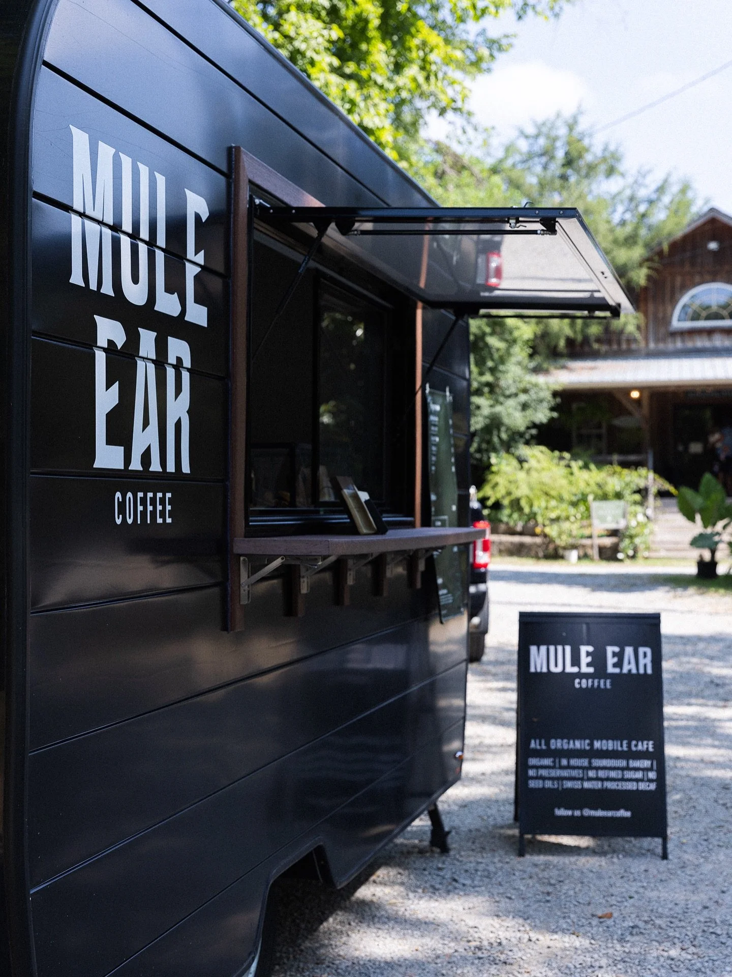 If you missed it, we&rsquo;ll be open at @greendoorgourmet every Saturday and Sunday this month! Stop by for your clean coffee + sourdough fix from 9-2 (and do some shopping at the farm store while you&rsquo;re at it!).

#nashvillecoffee #nashvilletn