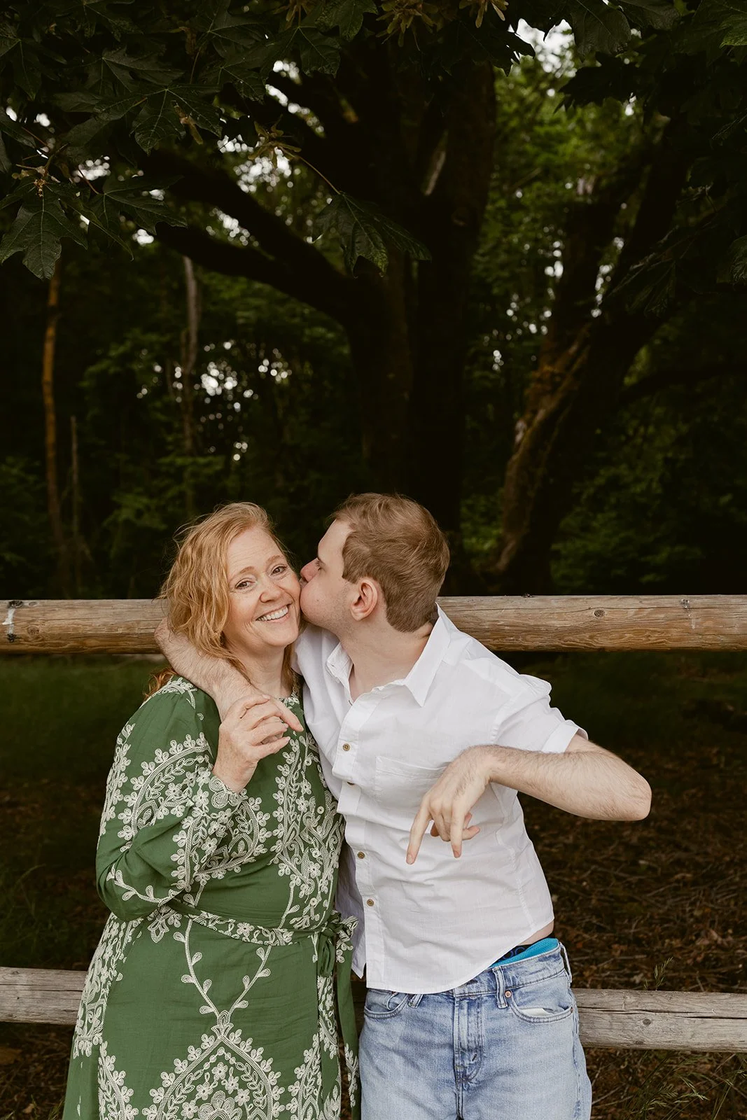 Shellie + Fam _ St Edwards Kirkland, WA _ Wedding Photohrapher + Super 8 mm Videorapher _ Devin Larson-19_websize.jpg
