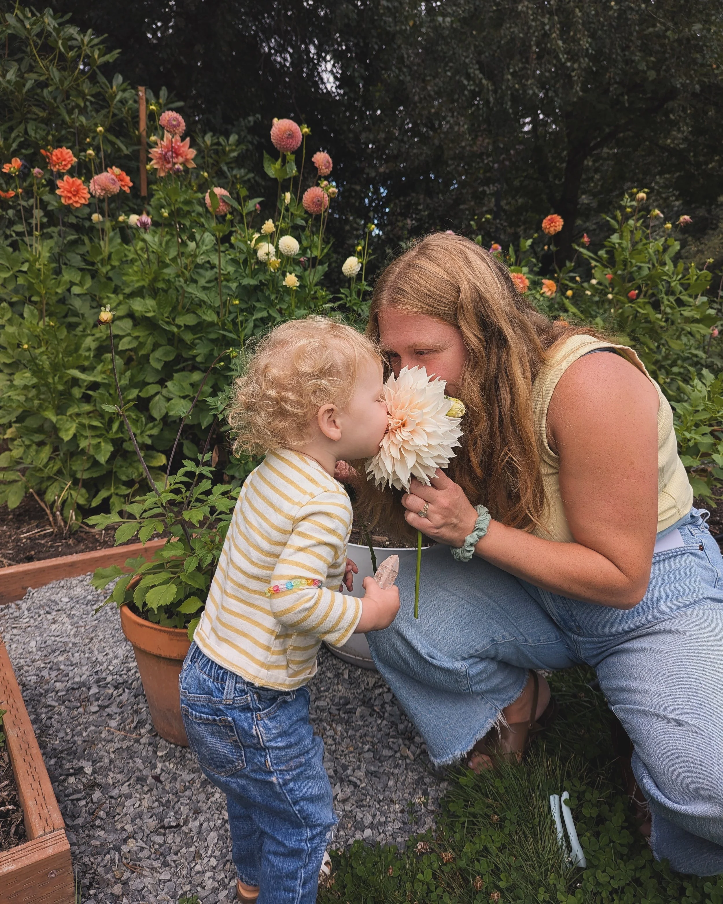 GARDEN GIRLS Slow Down Sunday