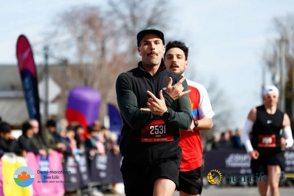 Demi-marathon de Saint-Jean ✔️ 

1:29:48 🔥 
Un magnifique PB apr&egrave;s seulement 1 mois d&rsquo;entra&icirc;nement&hellip; 

Il a su trouver une belle balance entre le plaisir, la course et les autres activit&eacute;s, sans pression &mdash; et &c