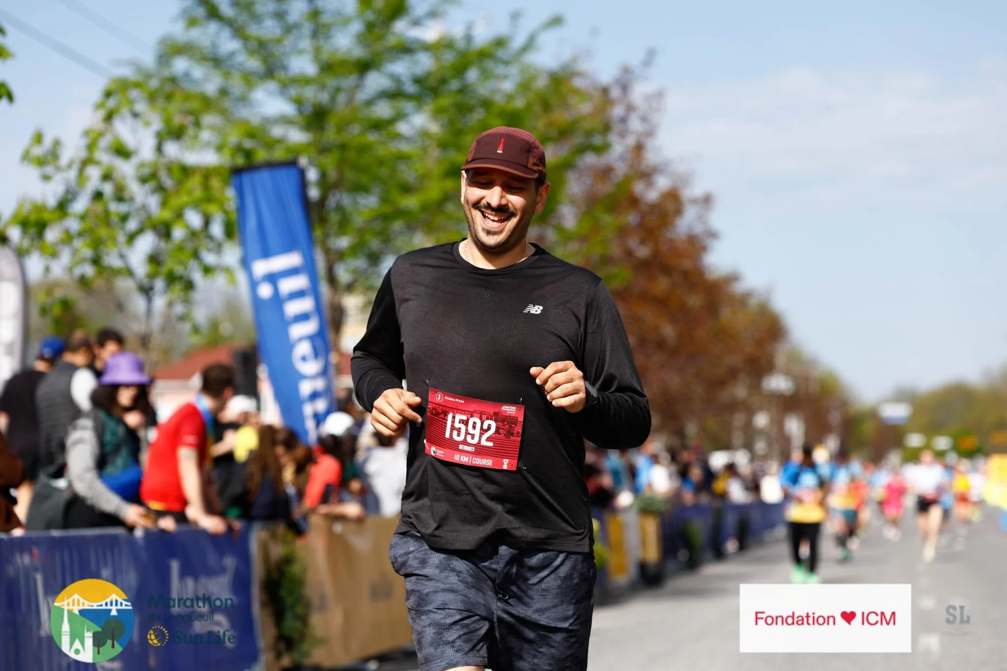 F&eacute;licitations &agrave; Georges pour son 2e 10 km au 10 km de Longueuil ! 🏃&zwj;♂️👏

Malgr&eacute; les d&eacute;fis caus&eacute;s par sa pneumonie dans les derni&egrave;res semaines, il a pers&eacute;v&eacute;r&eacute; et r&eacute;ussi &agrav