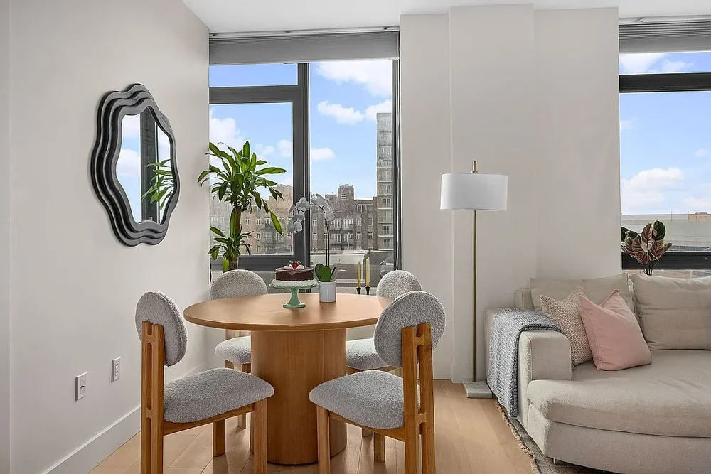 Dining corner with city view