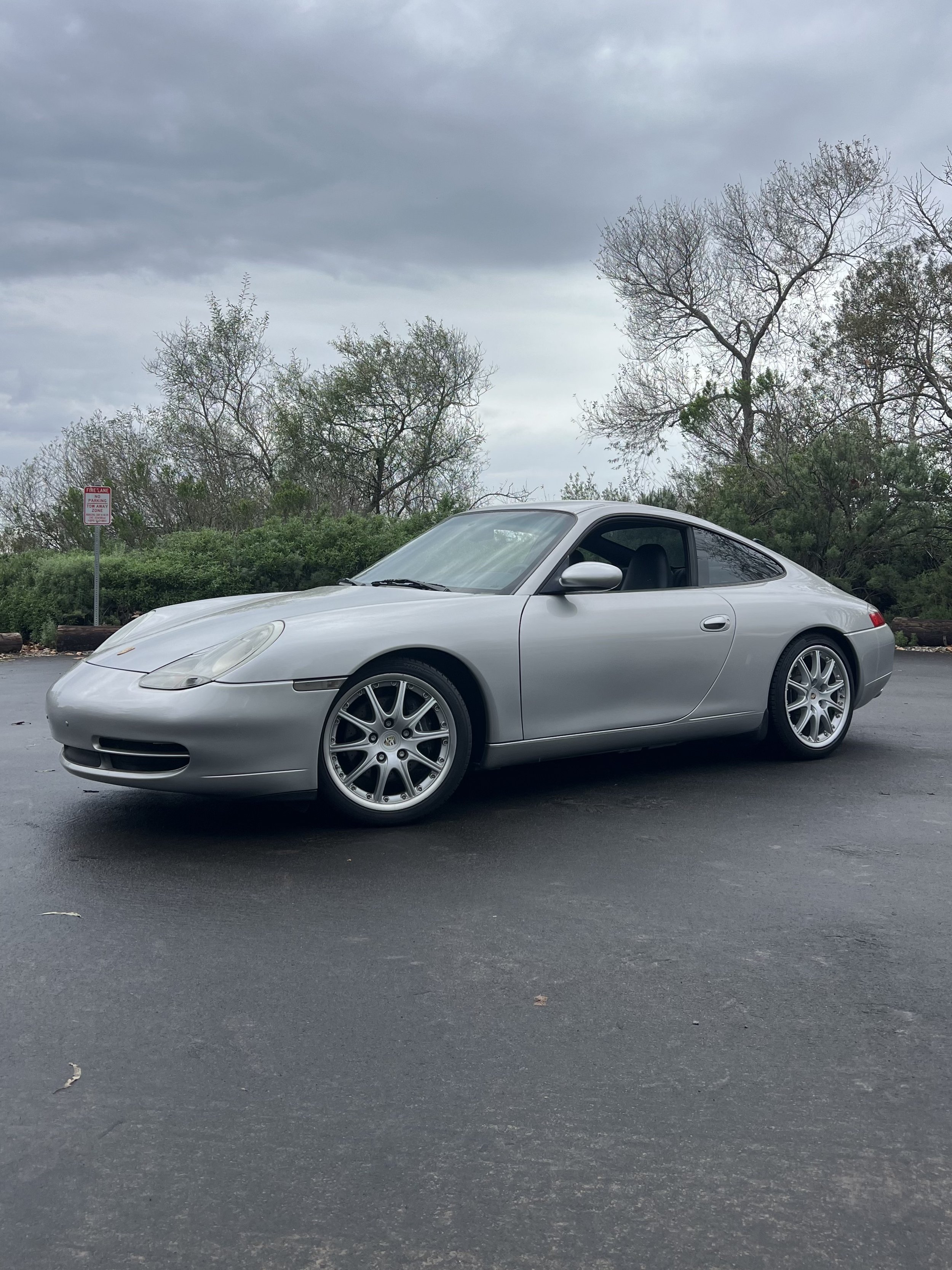 SOLD: 1999 Porsche 911 Carrera (996.1)