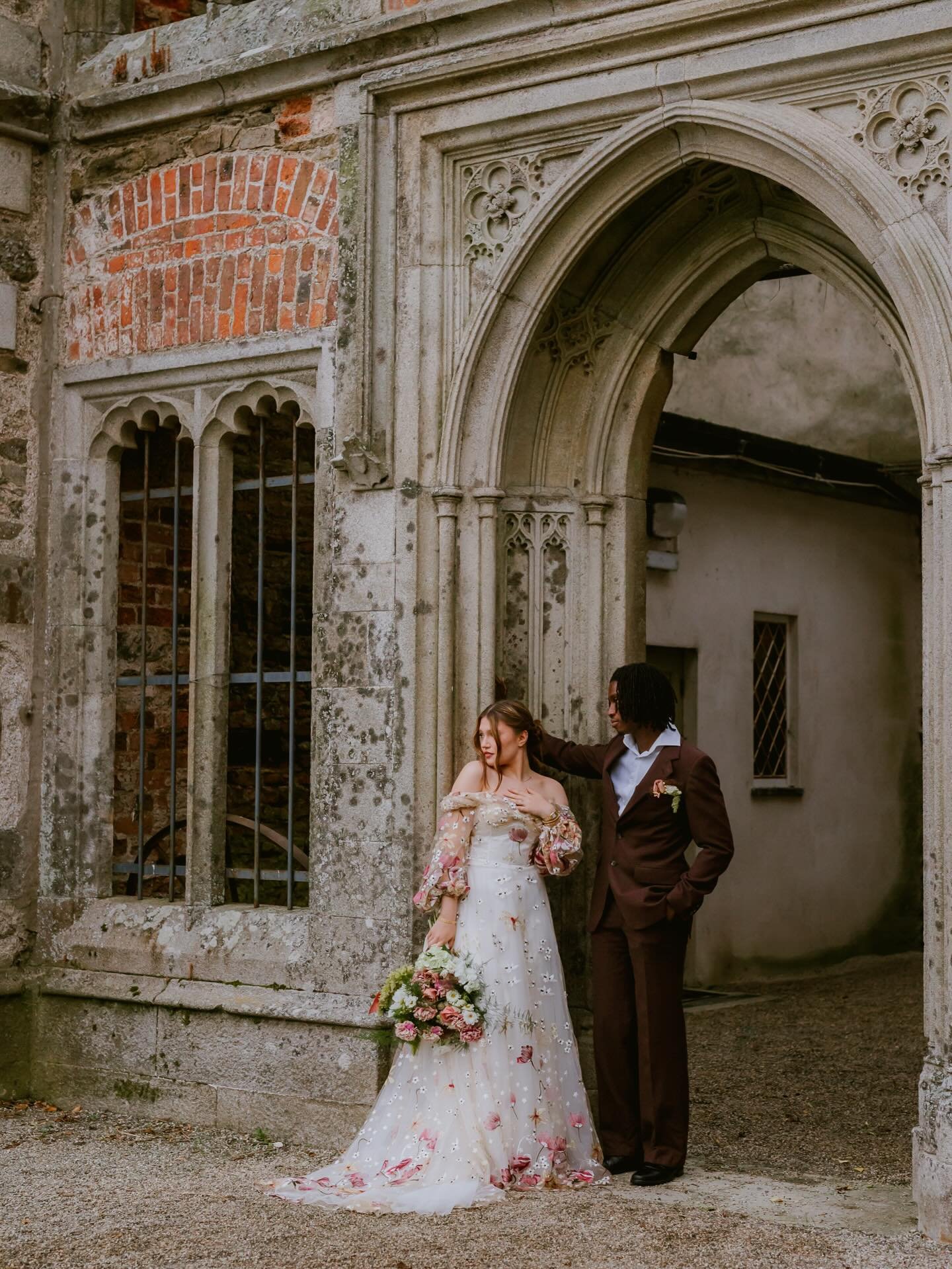 misty air, quiet moments, intimacy in stillness

venue @wiltoncastleireland 
planning+design @heartwanderers @desertrose.creative 
florals @desertrose.creative 
hmua @theivorystandard