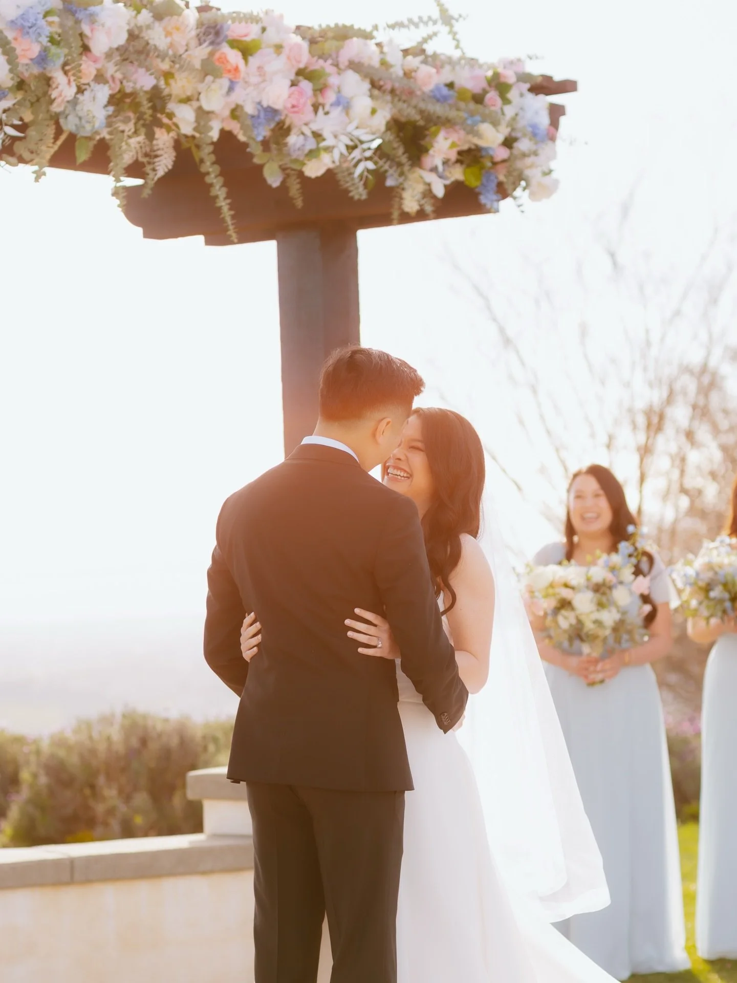 game time

venue @wedgewood.theranch 
photo @betherephoto 
dress @flaresbridal 
shoes @dolcevita 
hmua @facesbyemily
