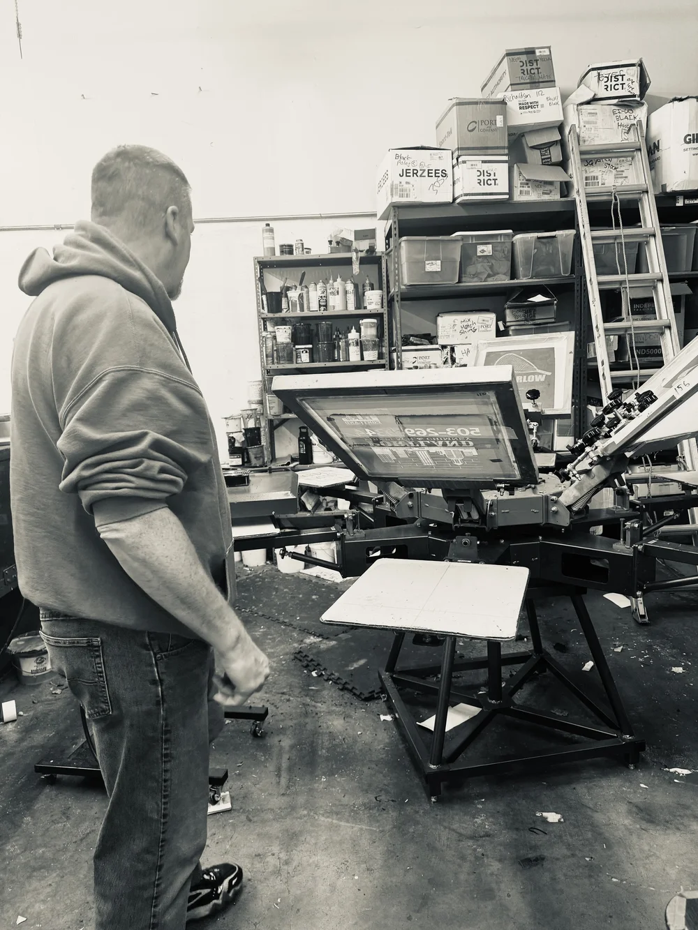 Screen printing press