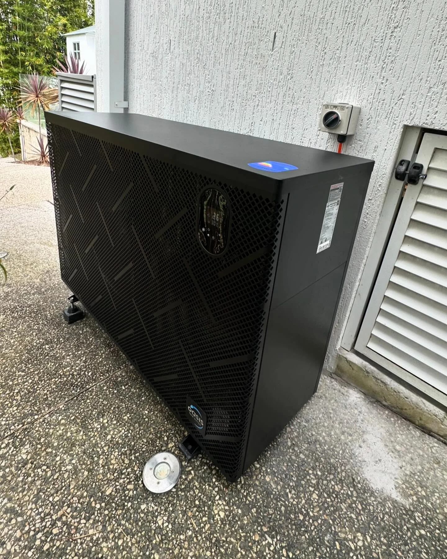 Three phase smart swimming pool heat pump installation 🔌