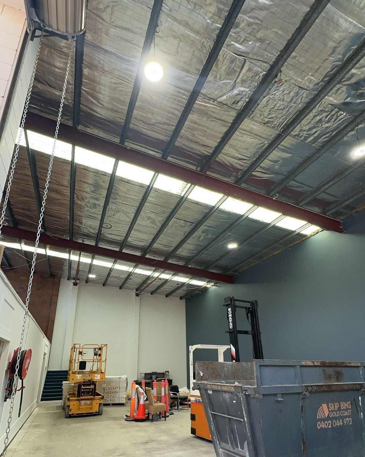 High bay LEDs to replace the old fluorescent lighting. Saving power with a brighter light 💡