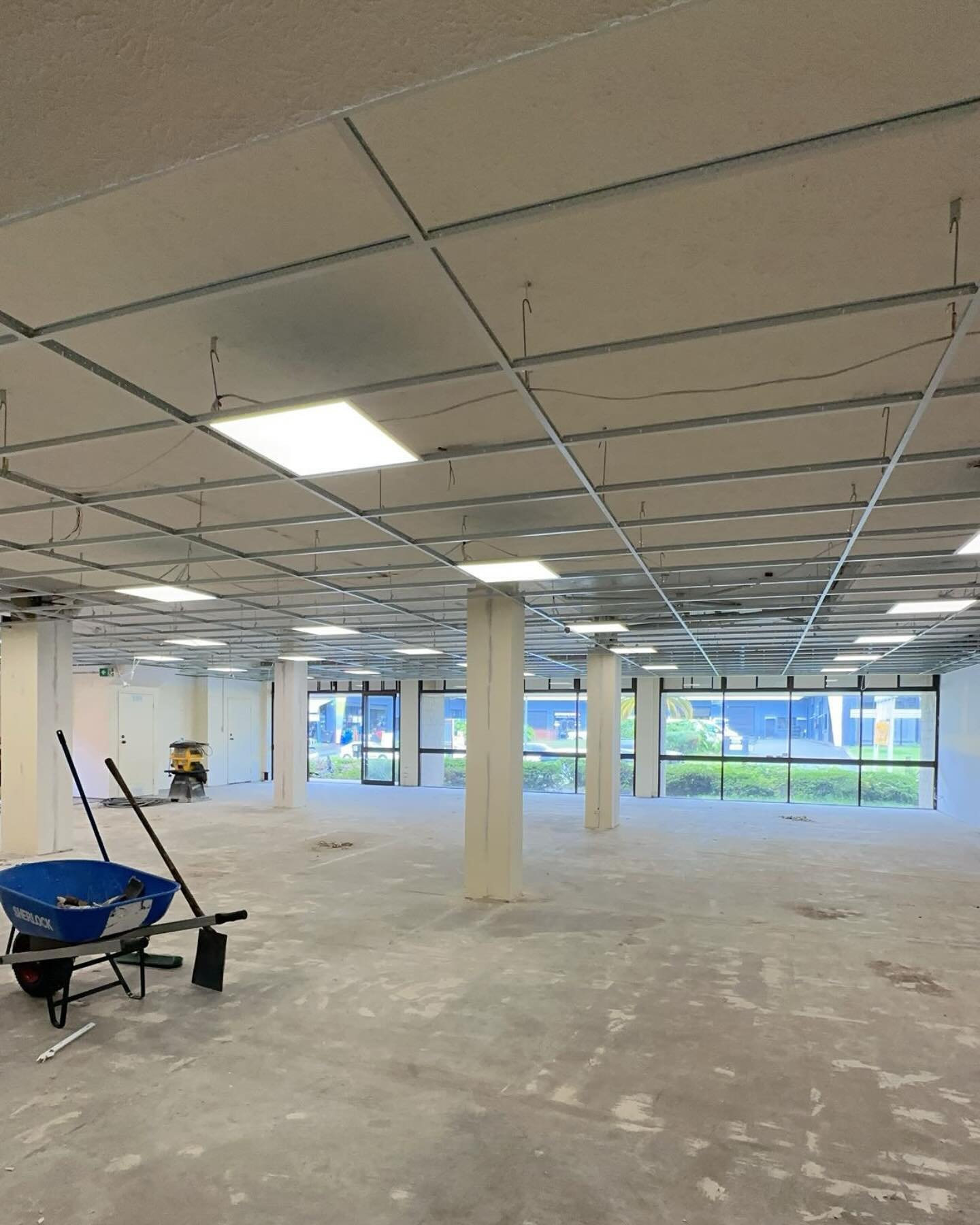 new LED lights in this shop with a drop ceiling 💡 ⚡️