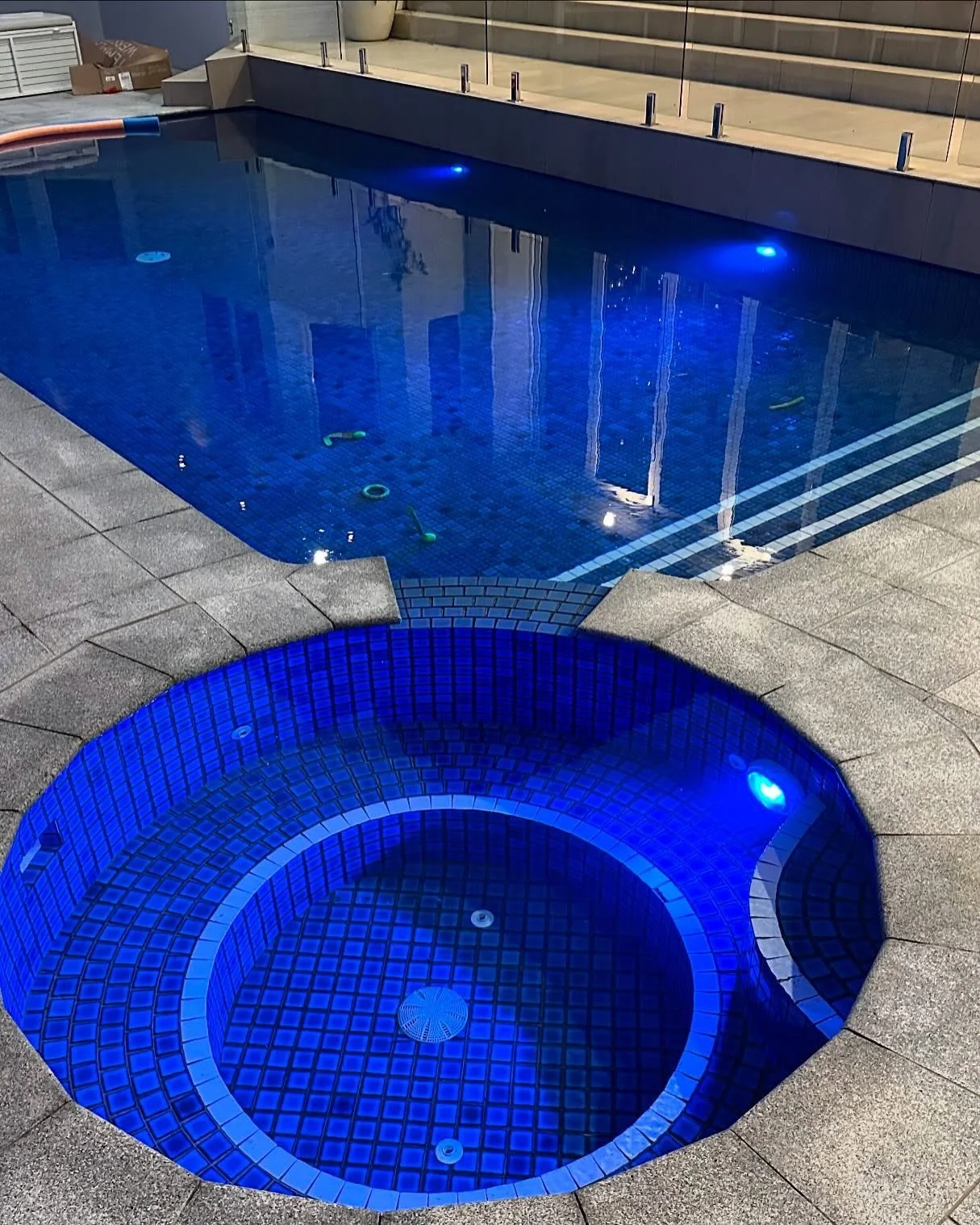 Pool lighting needing attention? We have you covered 💧🔌