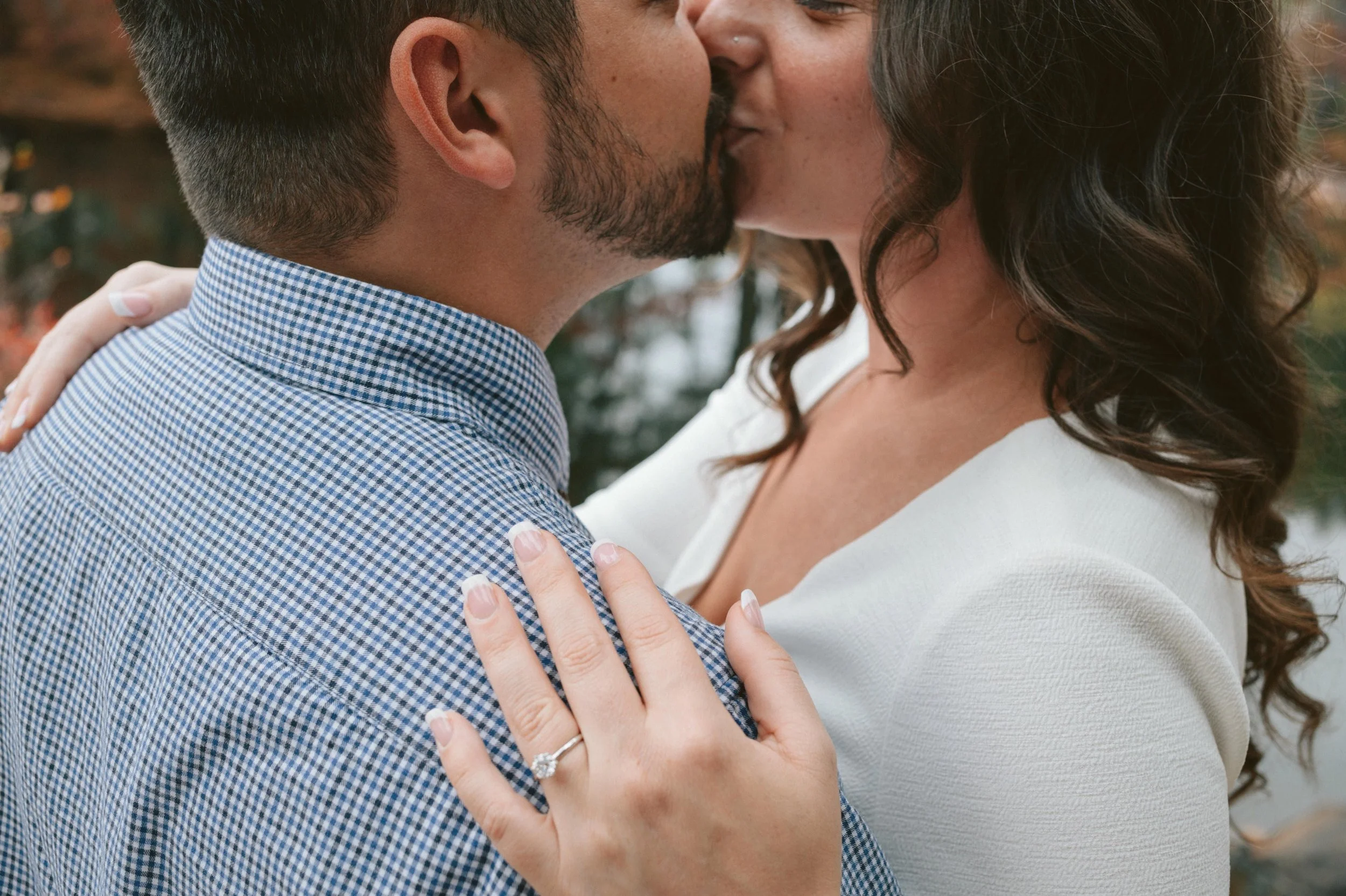 Outdoor-Nature-Pond-Rural-Engagement-Photoshoot (17).jpg