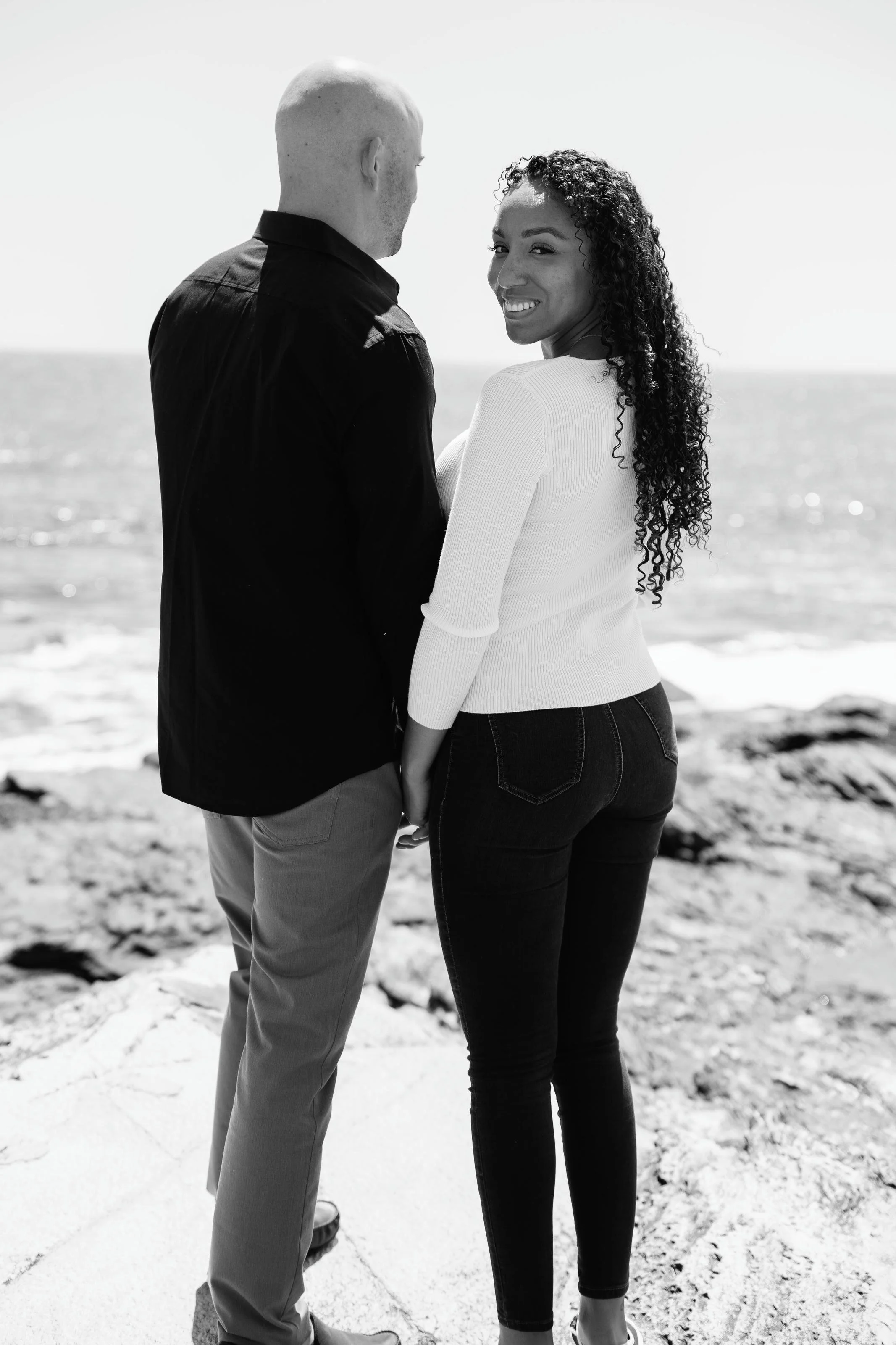 Jamestown-RI-Engagement-Photoshoot-Ocean-Coast (18).jpg