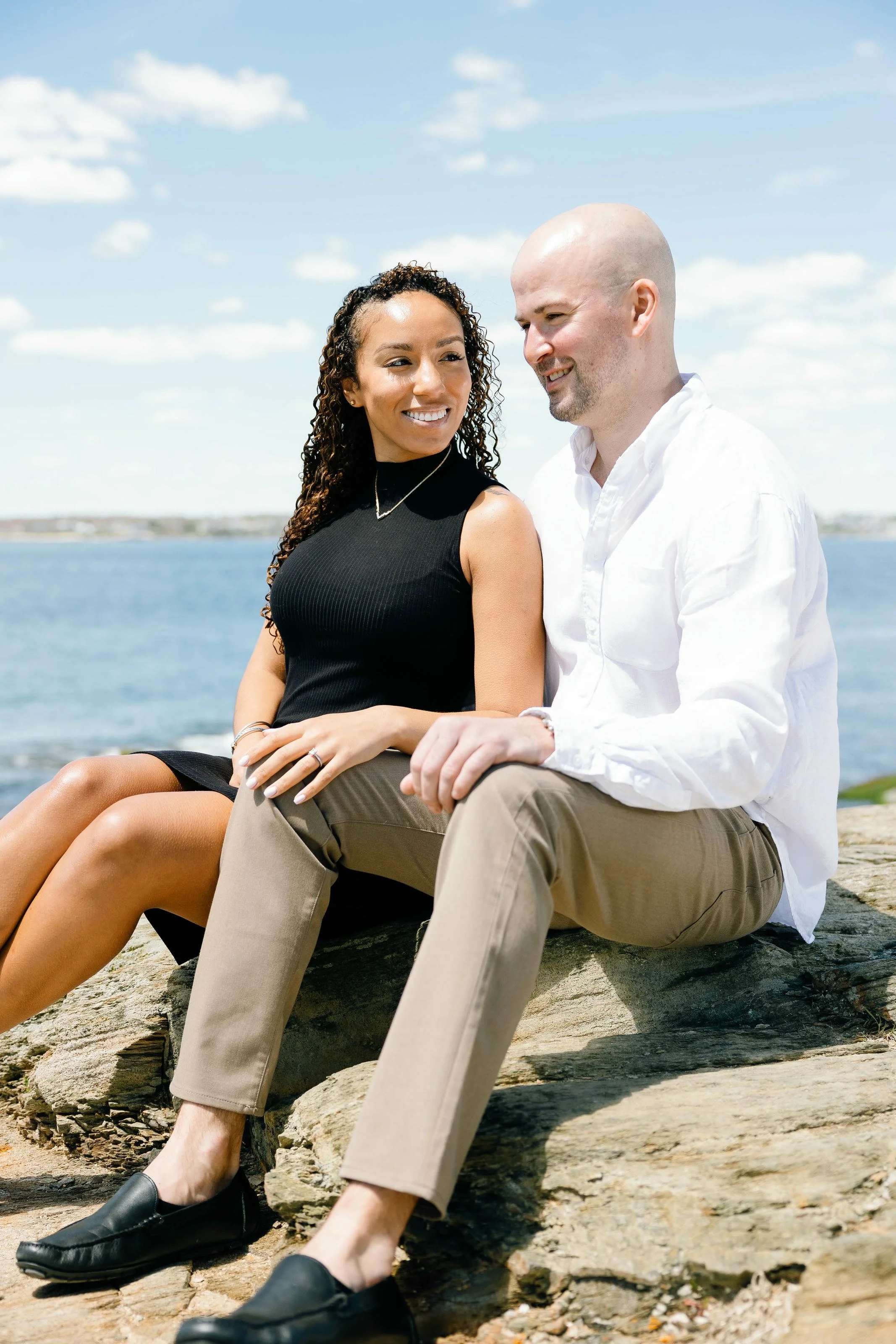 Jamestown-RI-Engagement-Photoshoot-Ocean-Coast (5).jpg