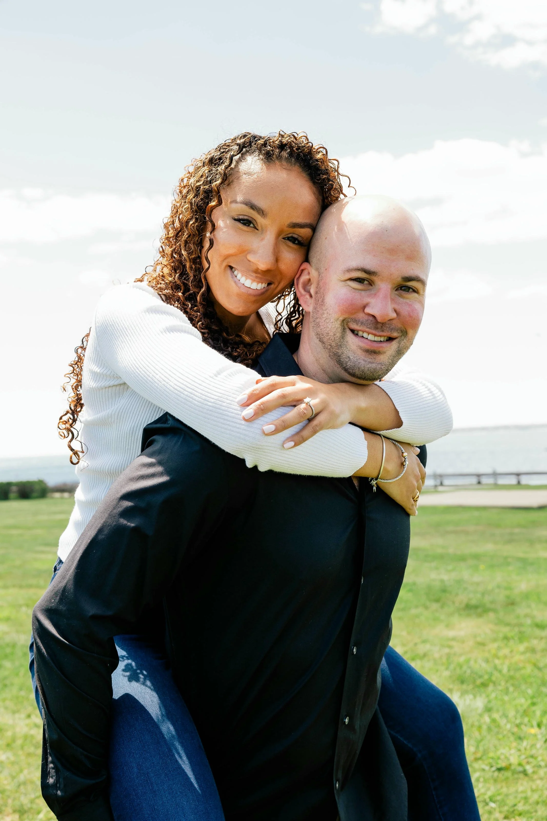 Jamestown-RI-Engagement-Photoshoot-Ocean-Coast (15).jpg
