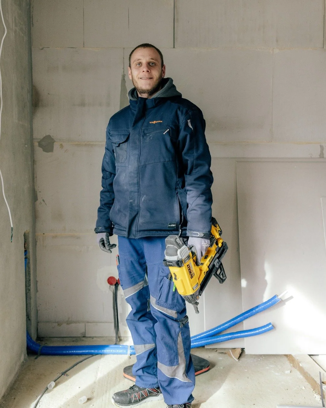 Noch einer, der wei&szlig; was er tut.
#weidlich #sanit&auml;r #handwerk #work #baustelle
