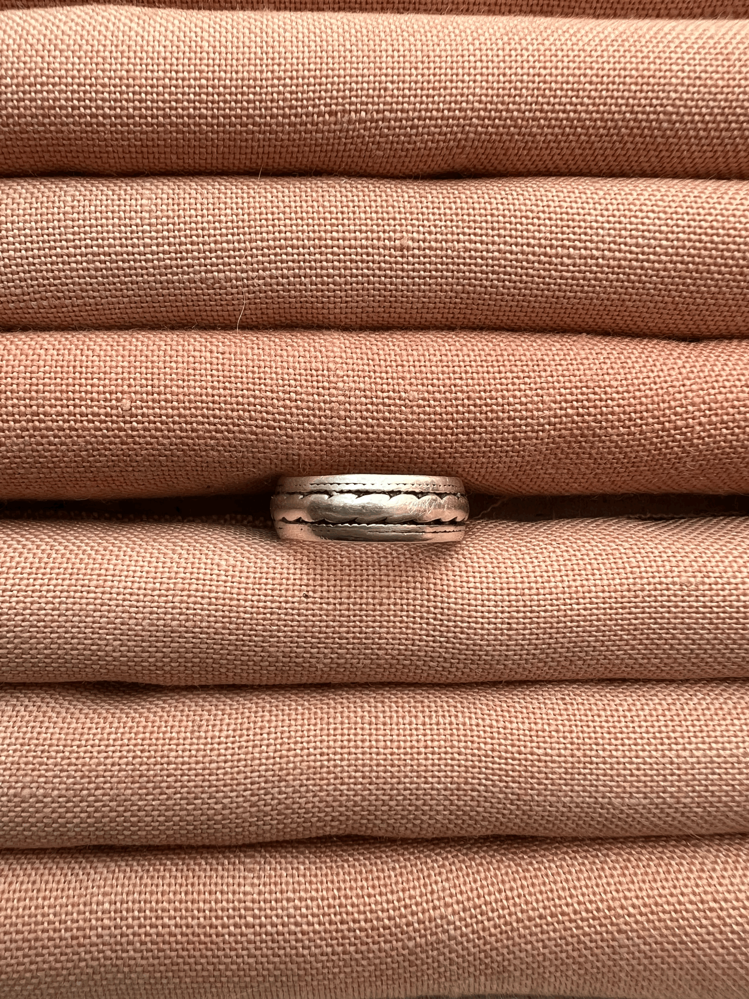 Sterling Silver Scalloped Engrave Ring