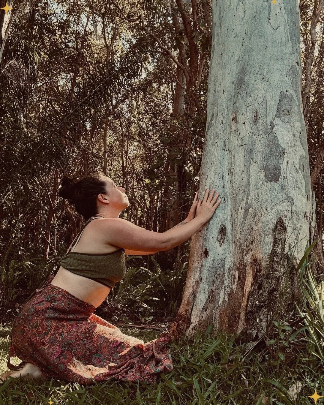 The Dark Moon invites us inward, into the quiet places where endings decompose into nourishment and new beginnings gather in the dark.

This is the pause between cycles.
The composting of what has served its purpose.
The honouring of what has grown.
