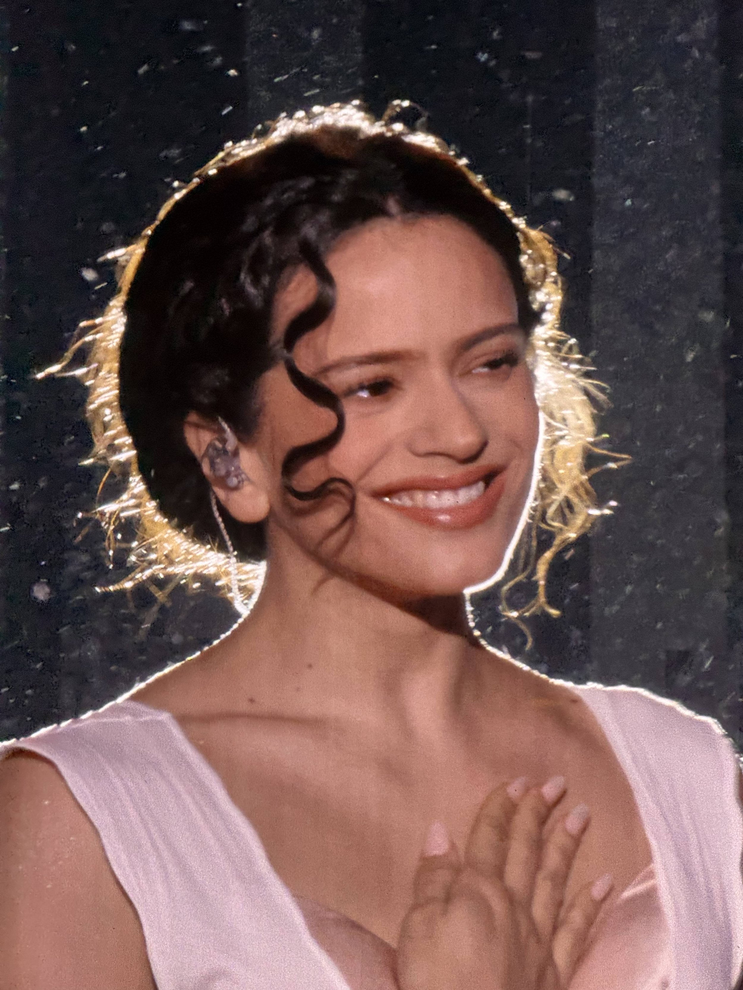 Rosalía parla català y todas las lenguas at her LUX Tour in Barcelona