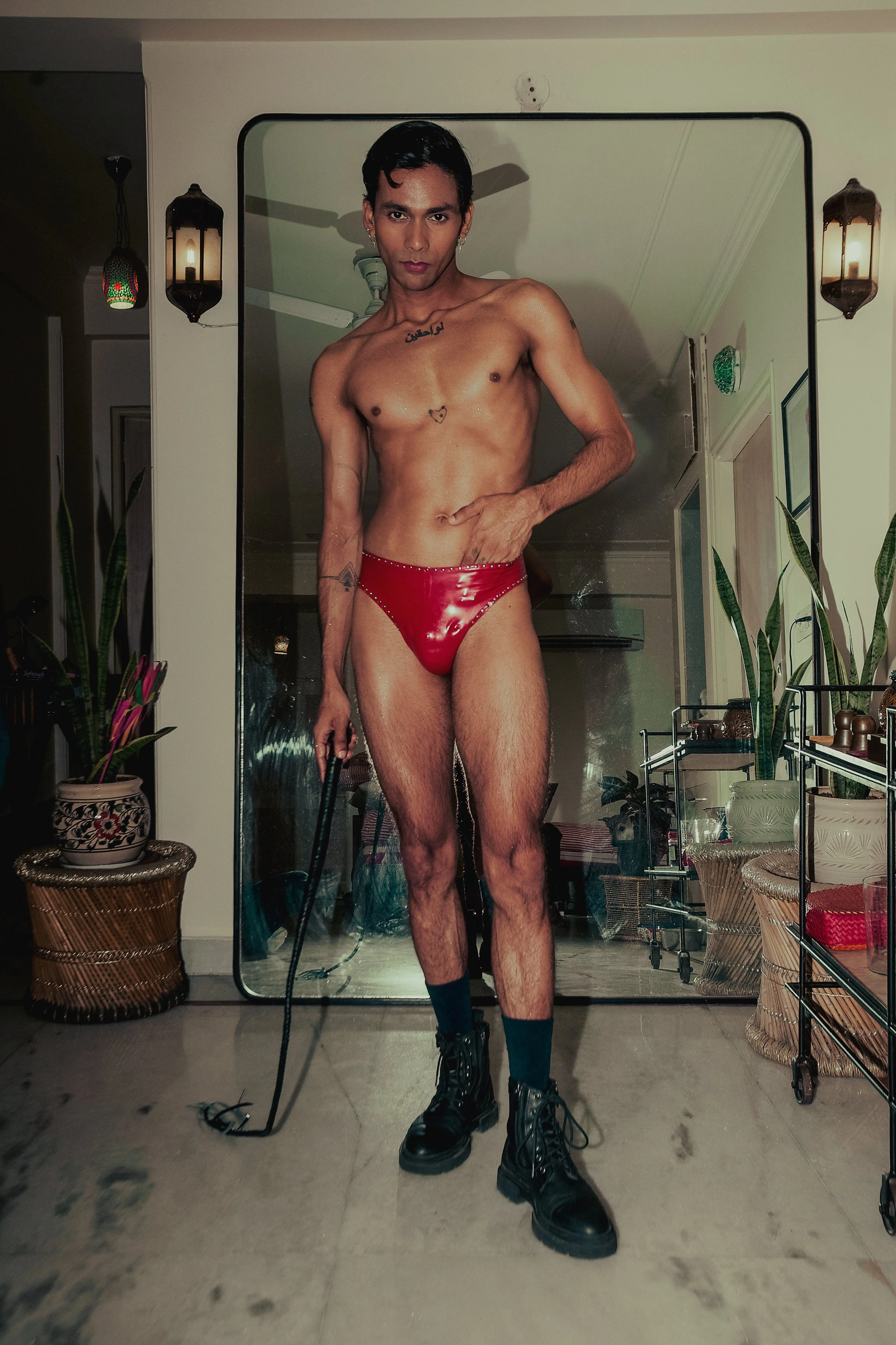 LEATHER_SUB_GG3APR26000457.jpg
