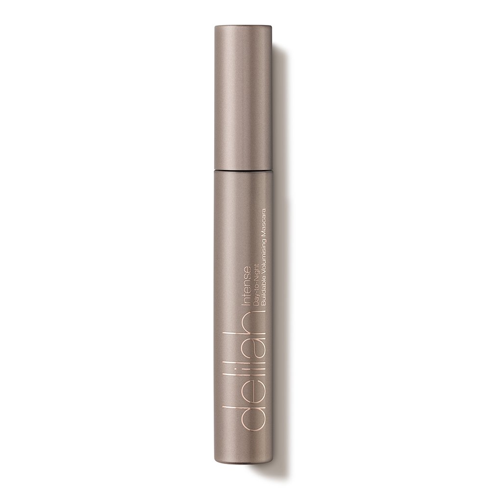 Intense_Day_to_Night_Buildable_Volumising_Mascara_Black_Closed.jpg