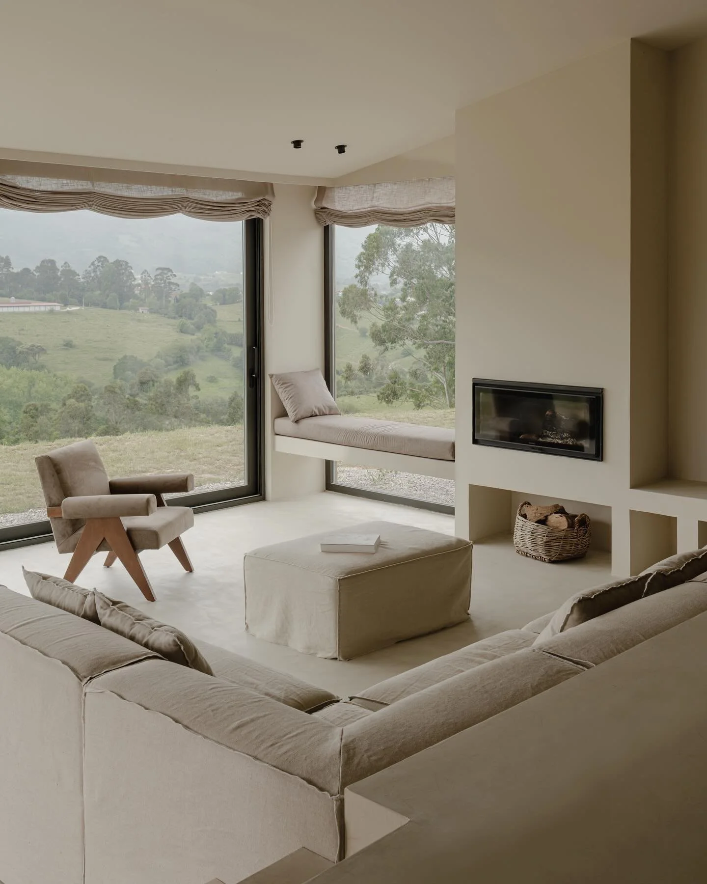 Un rinc&oacute;n en las alturas..

#architecture #design #housedesign #interiors #interiordesign #asturias #anacuestudio #casadelsilencio