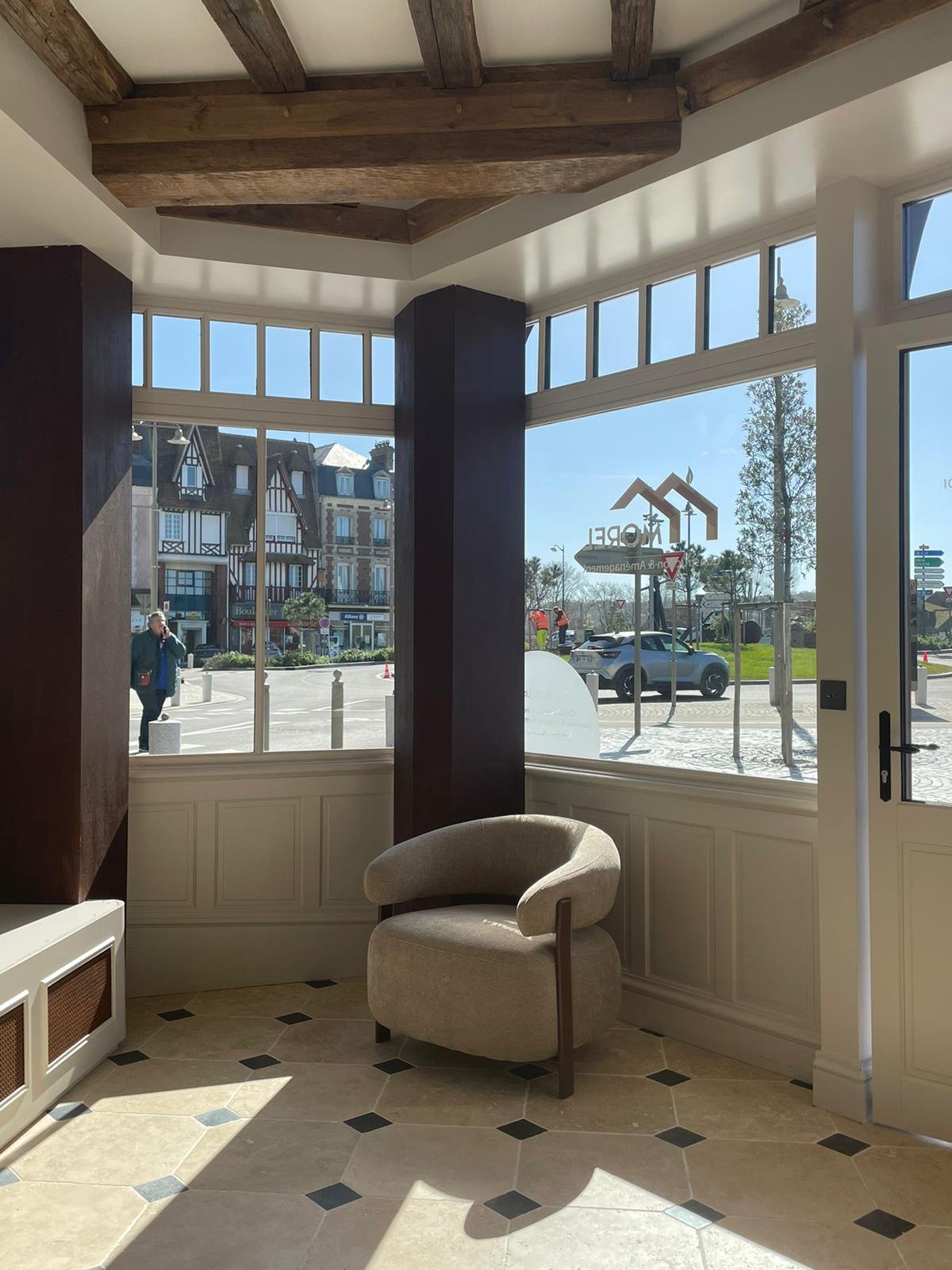 Rénovation local commercial Lisieux Normandie