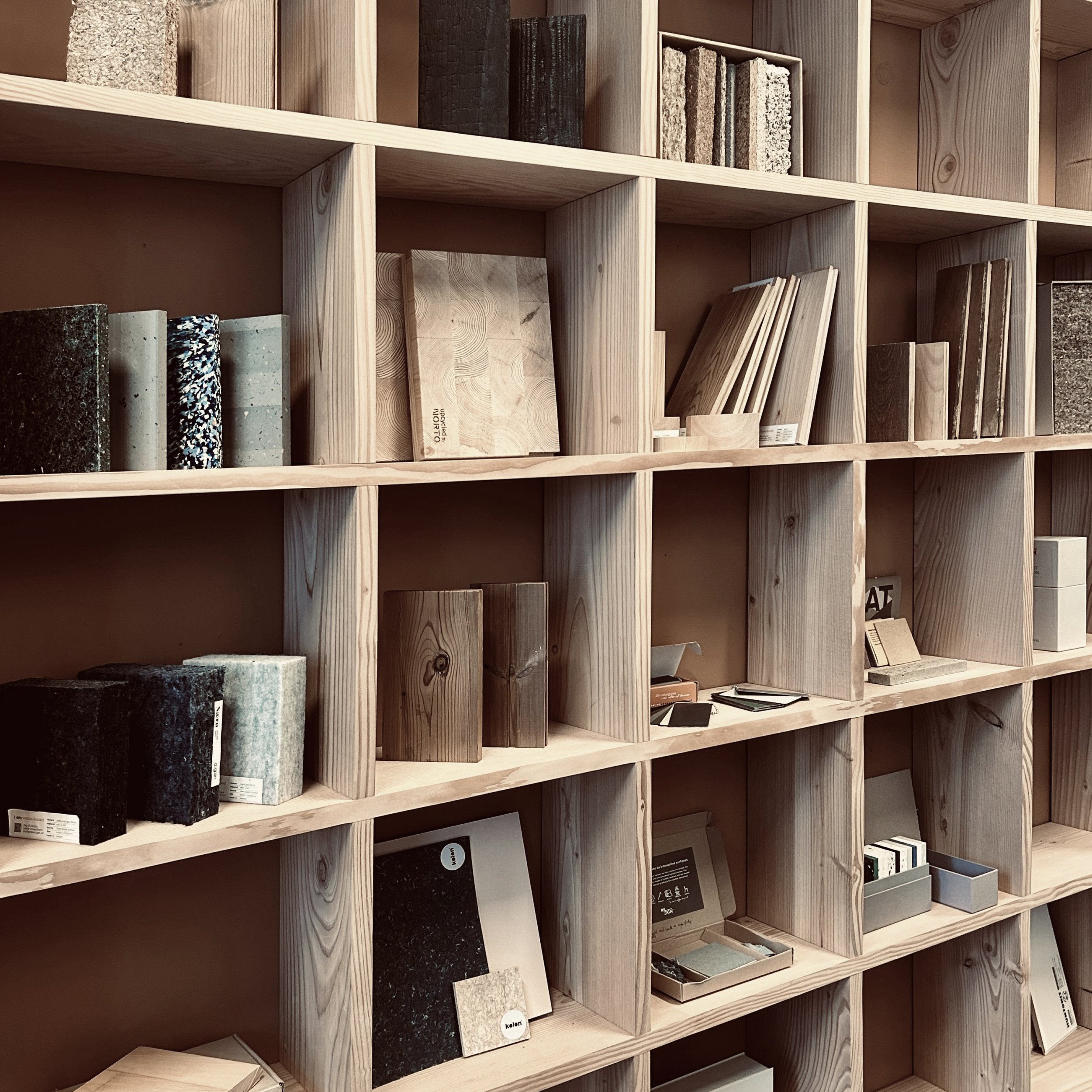 twentyfiftystudio_indretning_showroom_Office1.jpg