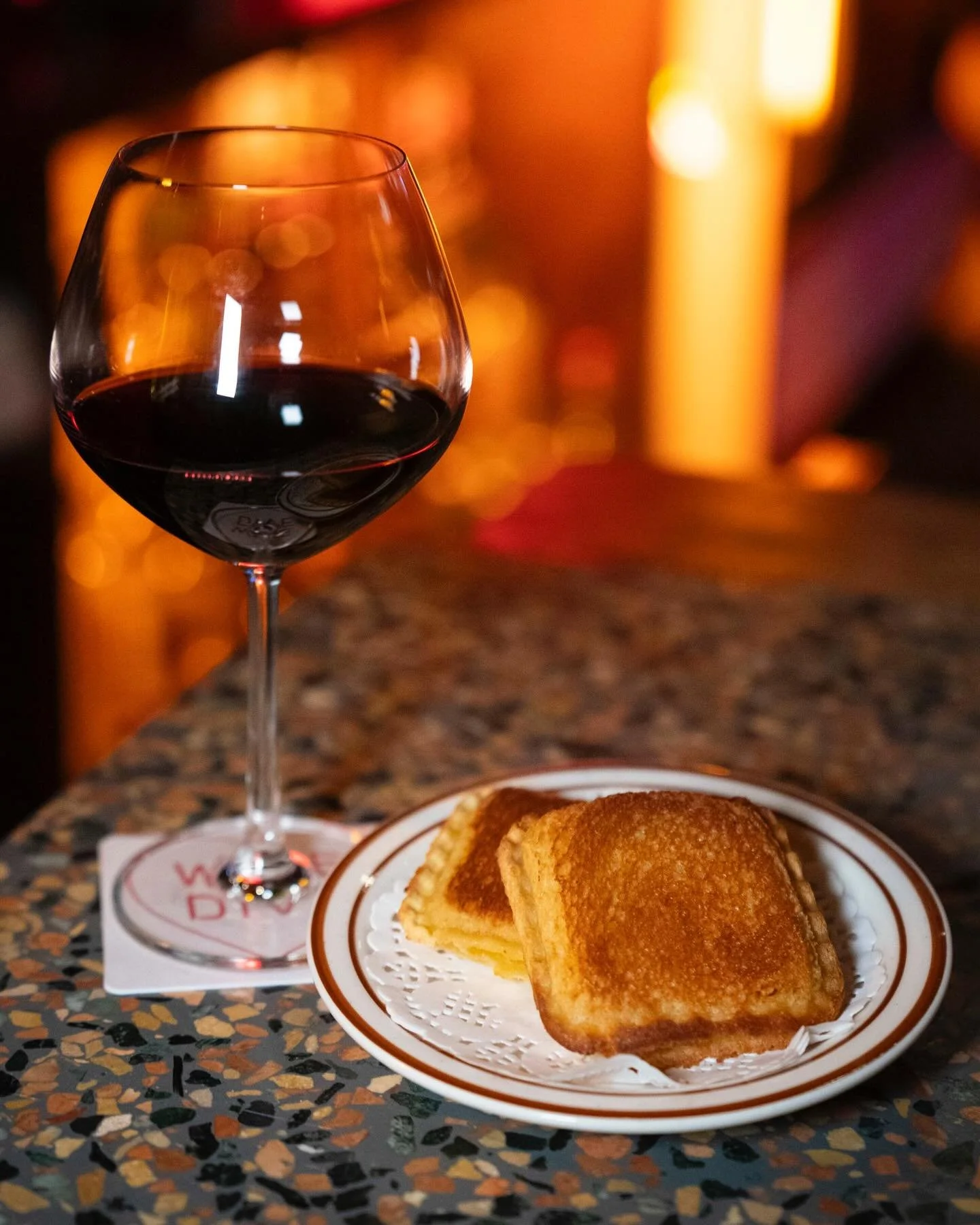 Uncrustables! Added your childhood favorite to the Late Night menu, but 10x better than the original😏
We&rsquo;re dishin up a sweet &amp; savory rotating fillings 🫶
Up first, ham + cheese 🤤