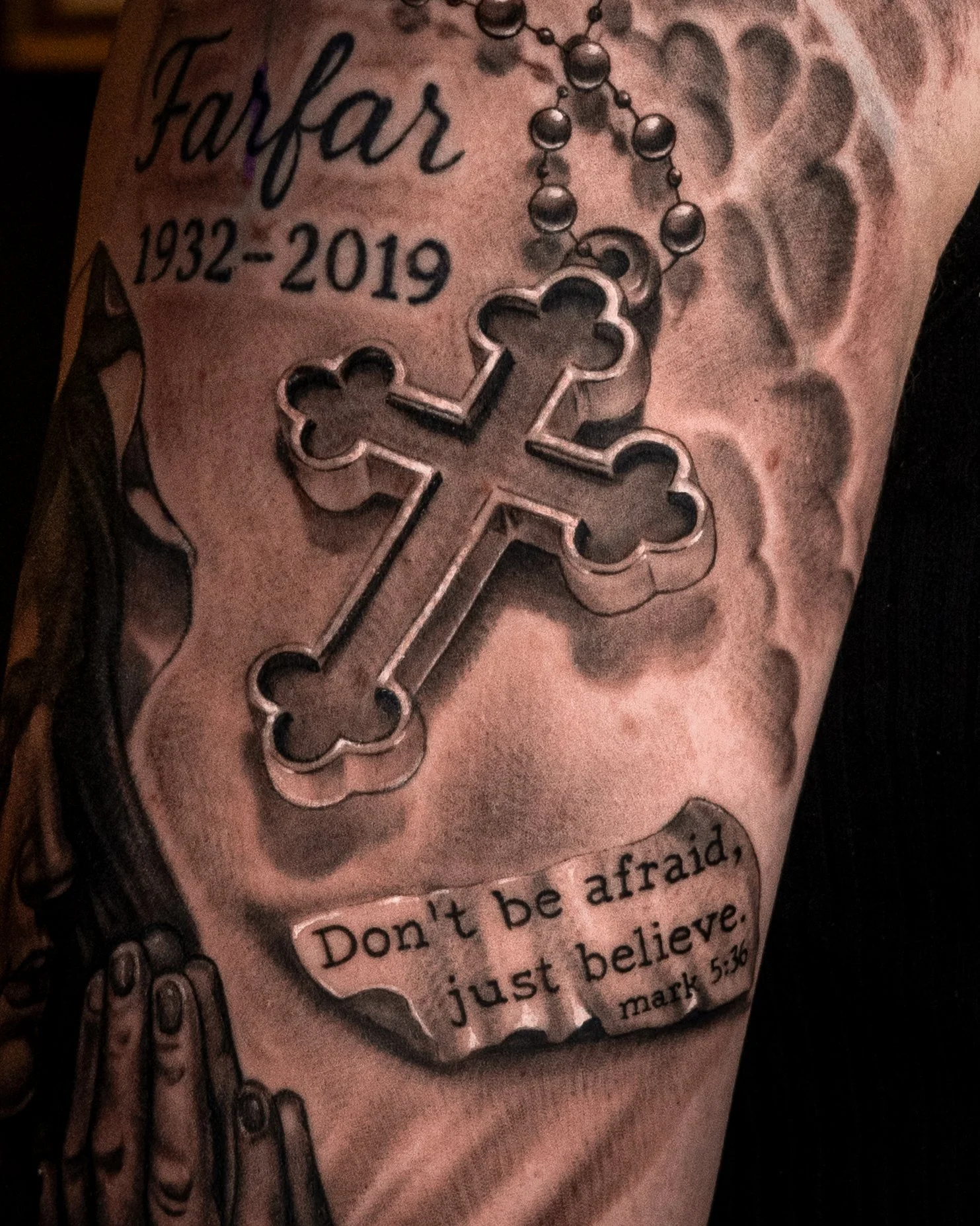 251024-tatuering-kors-göteborg-realism-kristen.jpg