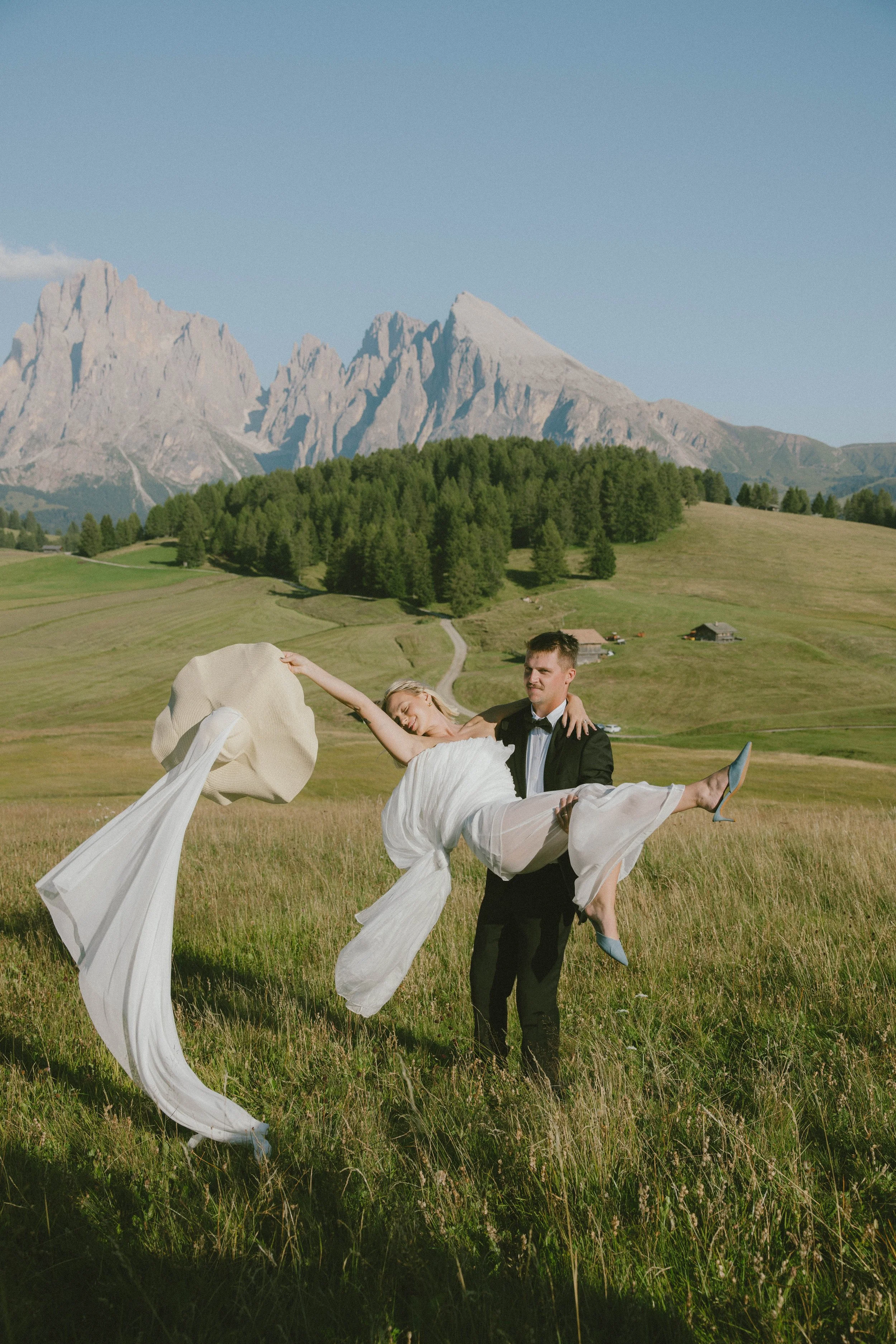 Dolomites elopement