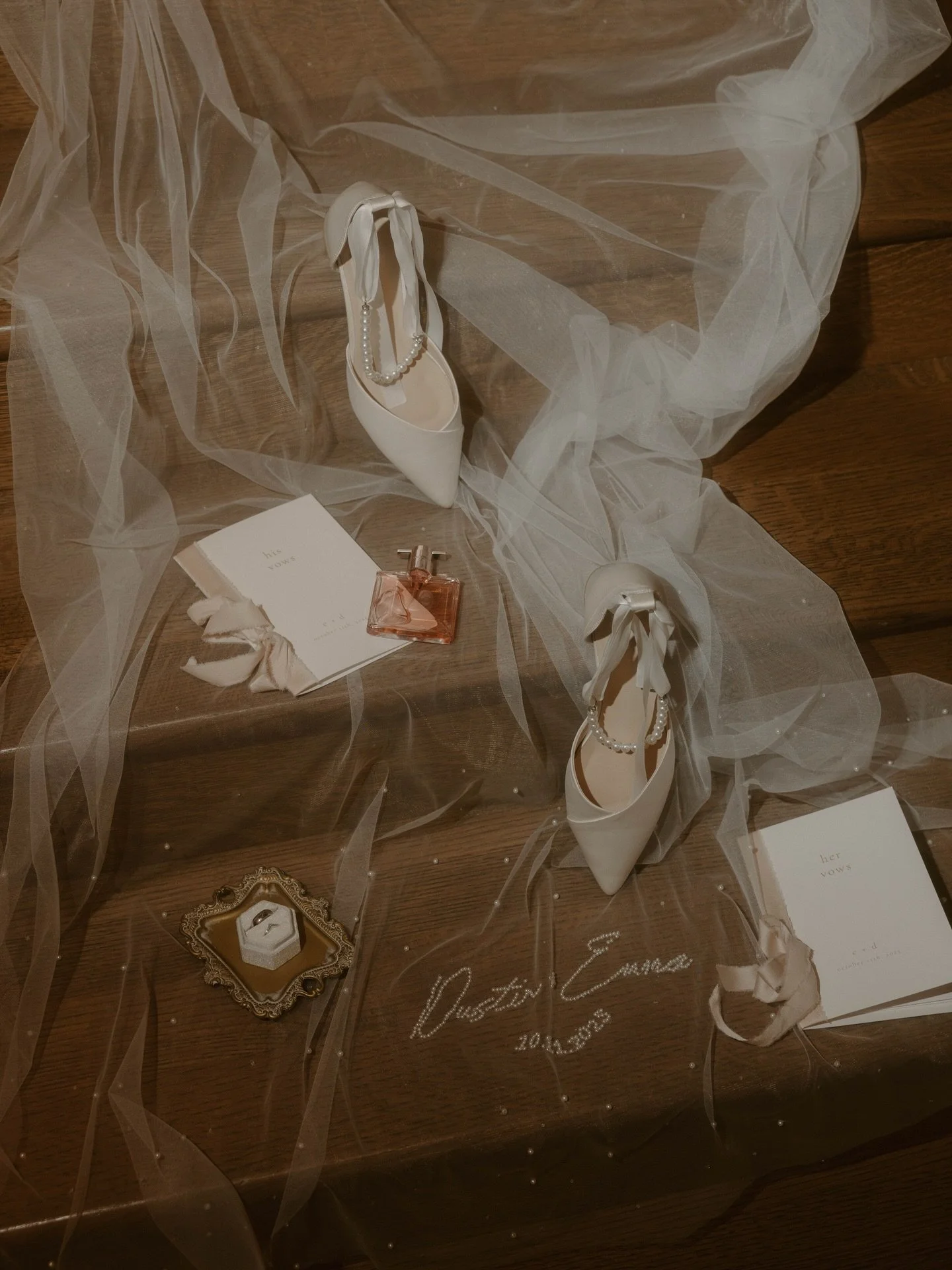 Unique flat lays will forever hold a special place in my heart ✨

#indianaweddingphotographer #floridaweddingphotographer #naplesweddingphotographer #midwestweddingphotographer #editorialweddingphotographer 

Florida wedding photographer, Florida elo