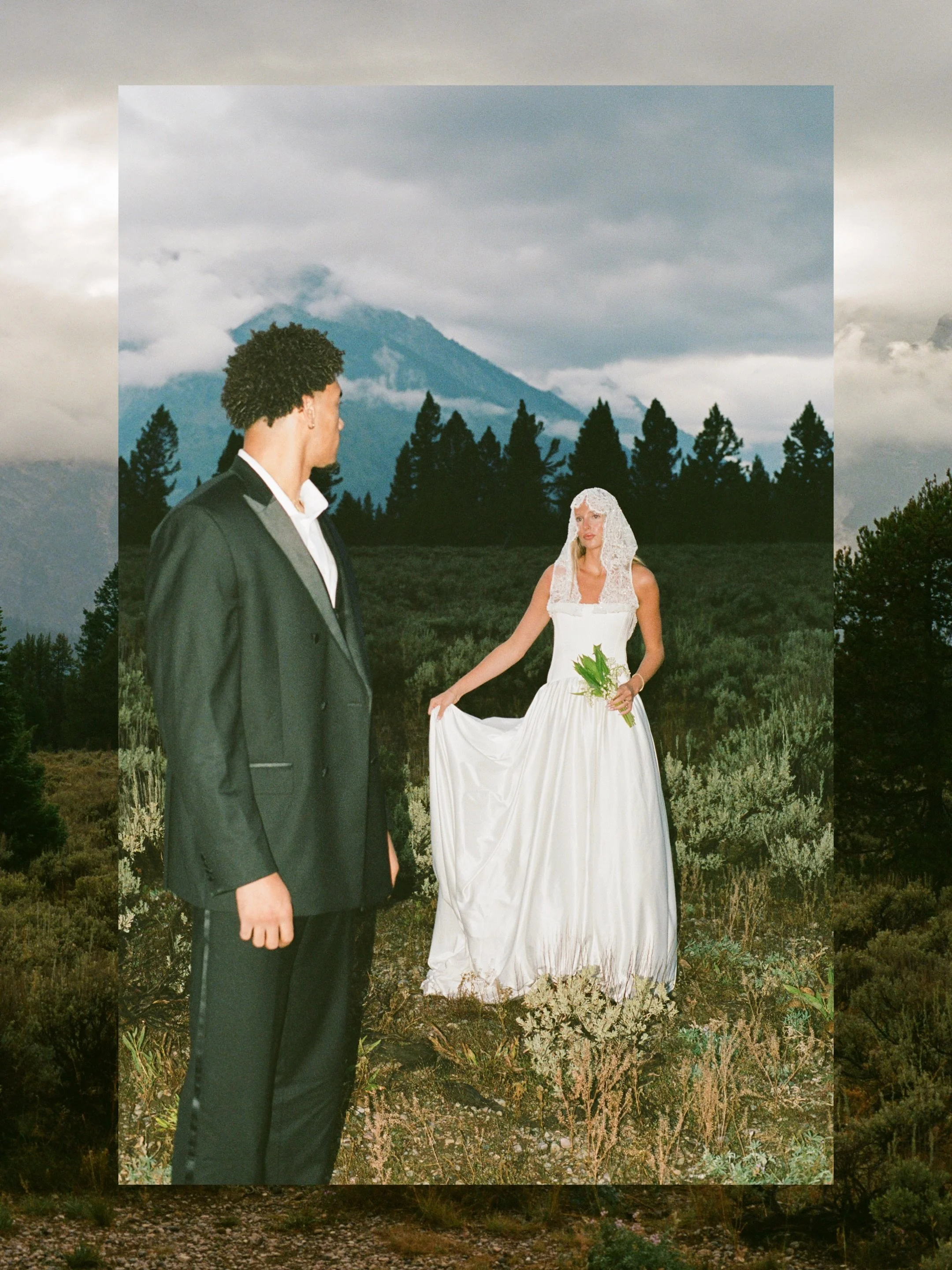 Another all film set from the tetons 🏔️✨

Shot on portra 400 

Styled by @20secondretreats @mearagracephoto
Models: @maryandalexander
Dress: @thedressrentalco

#wyomingweddingphotographer #jacksonholewedding #editorialweddingphotographer #filmweddin
