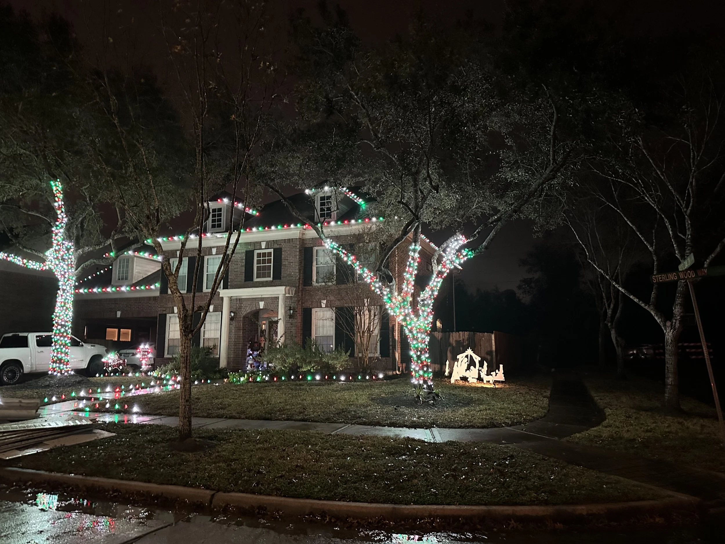 4419 Sterling Wood Way - Red, Green and White Nativity