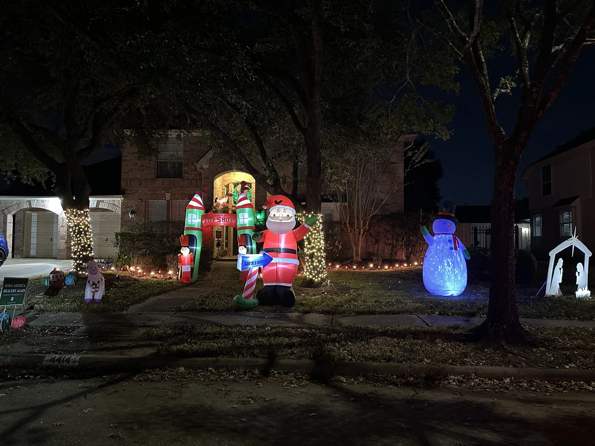 4414 Prince Pine Trail - Santa's Toyshop