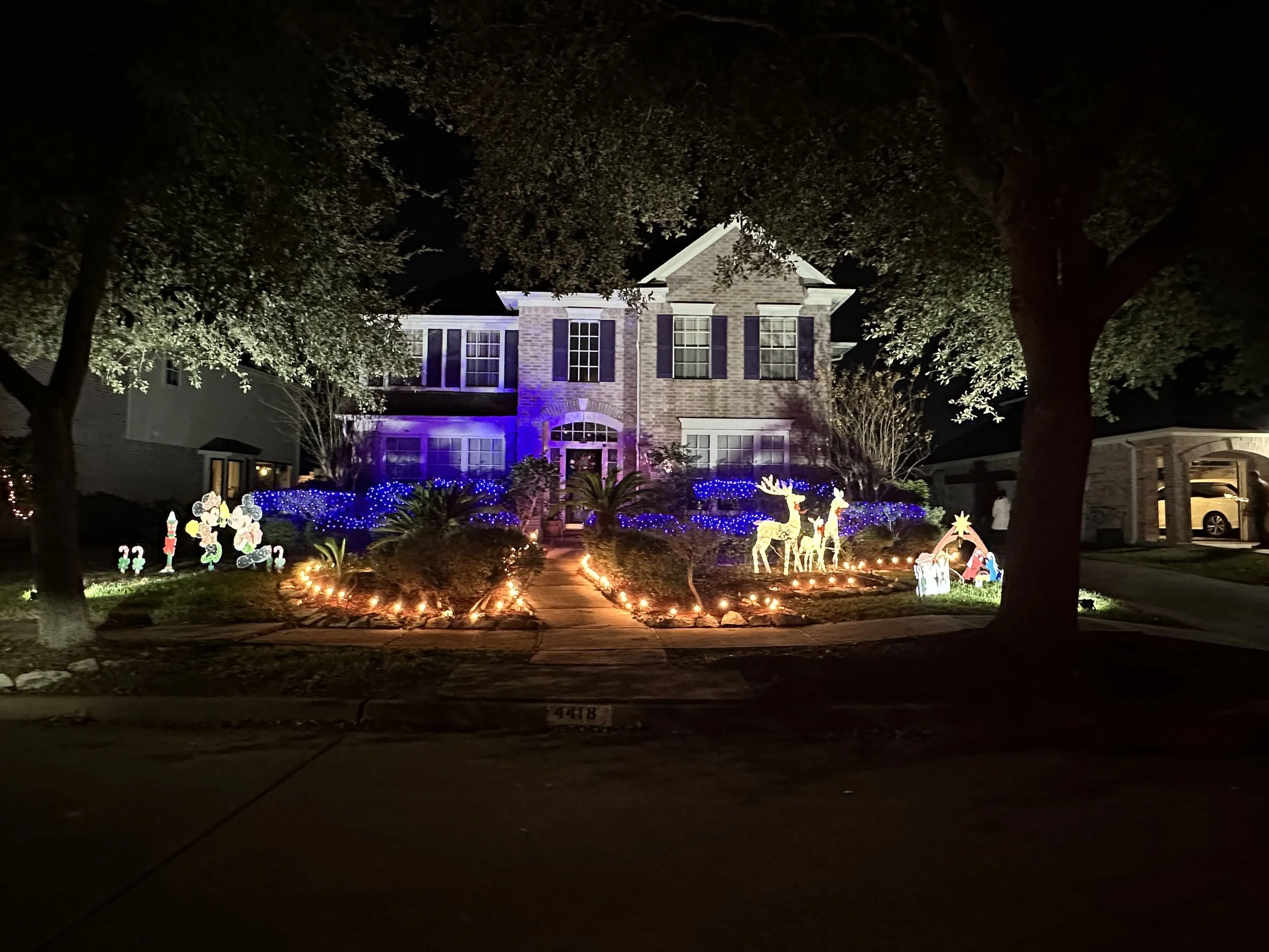4418 Prince Pine Trail - Nativity with Mickey