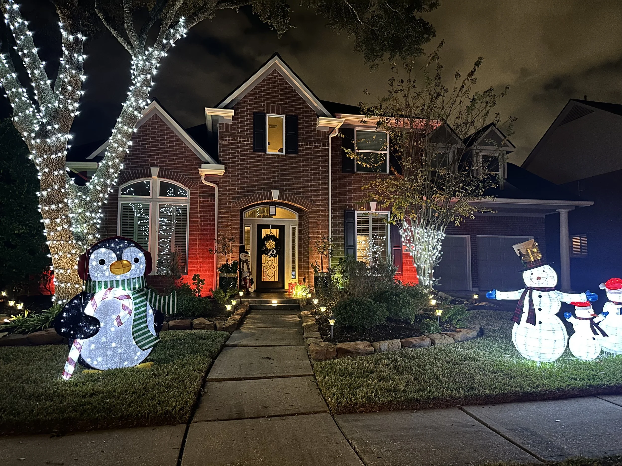 4534 Sterling Wood Way: Penguin and Snowman Family