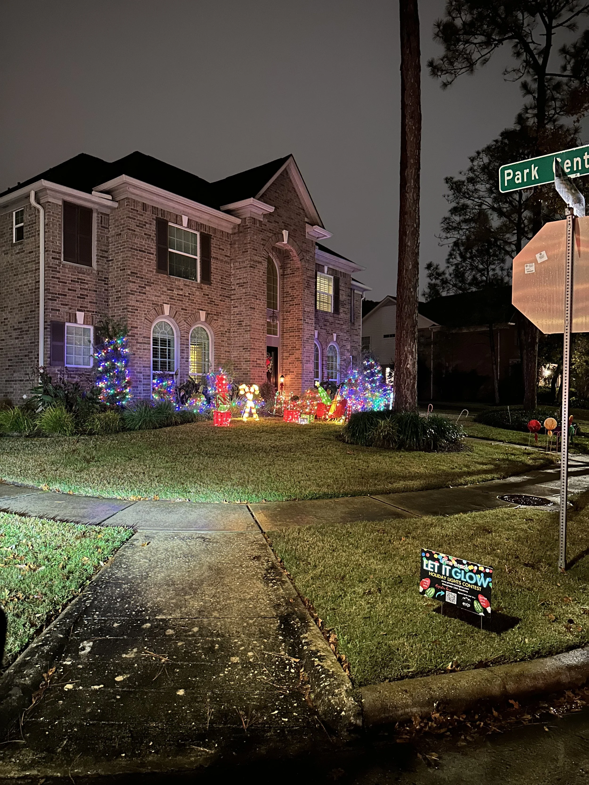 16030 El Dorado Oaks Dr - Colorful Christmas