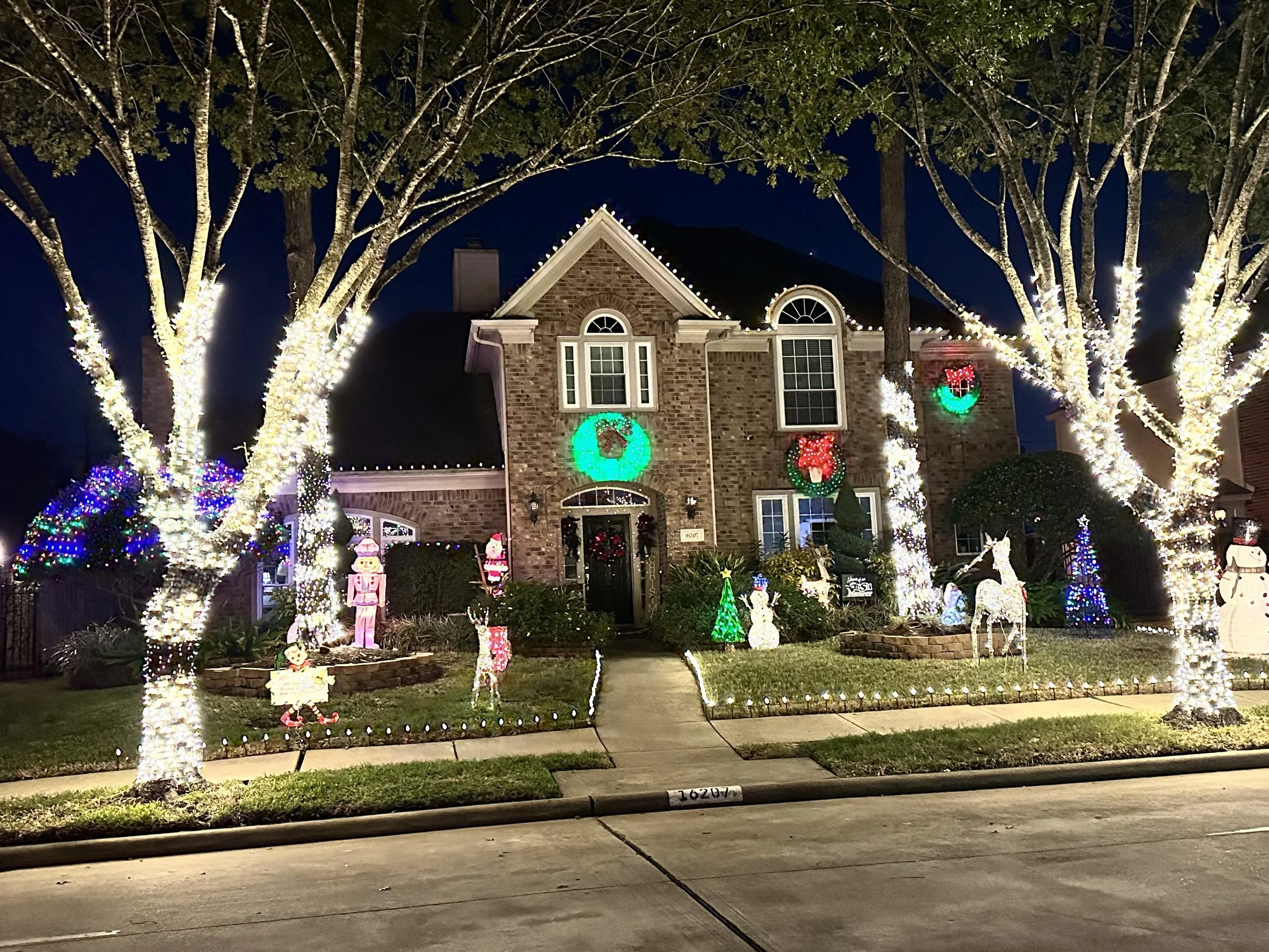 16207 Park Center Dr: Illuminated North Pole