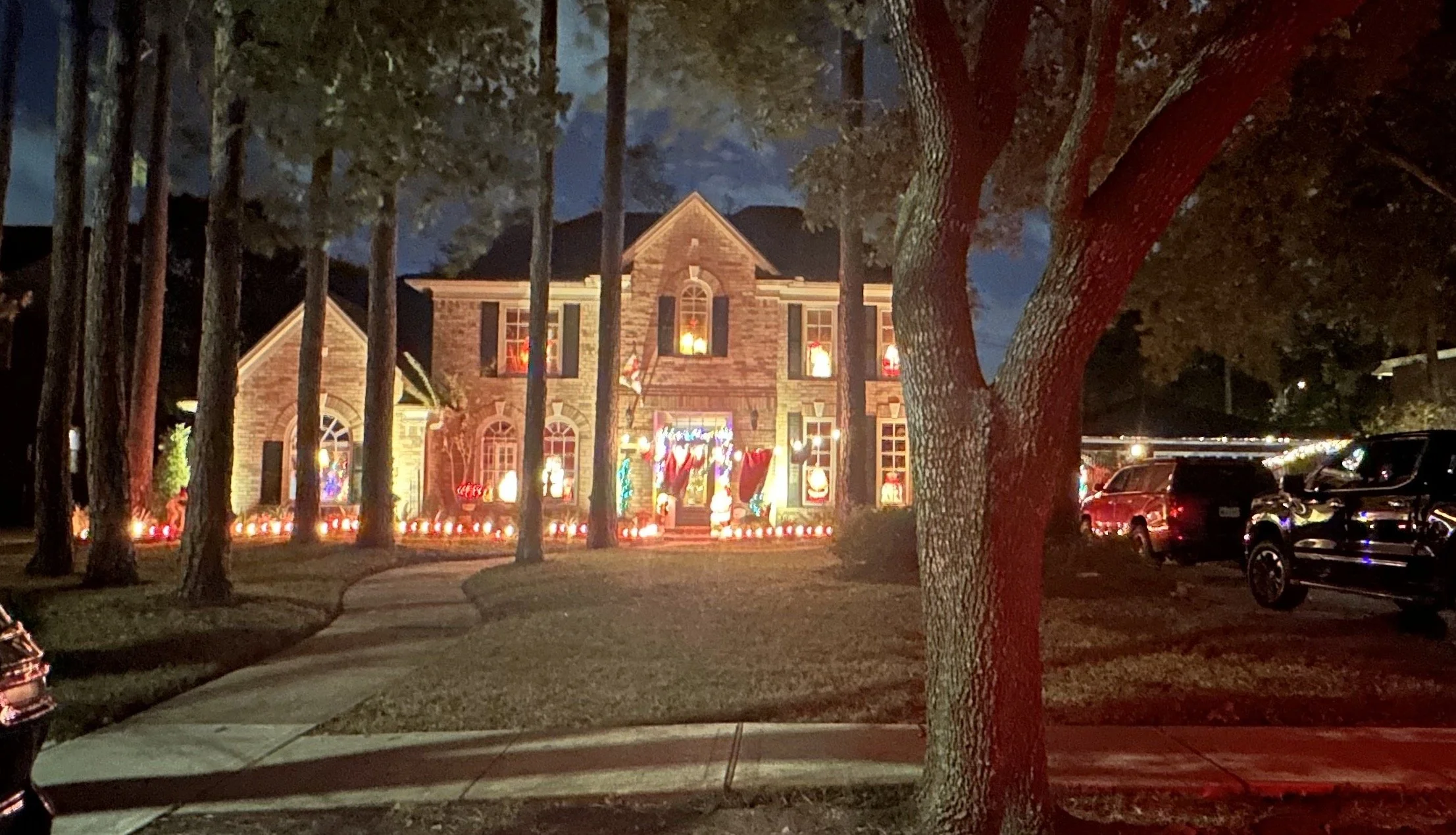 3735 W Pine Brook Way - Santa's Laundry