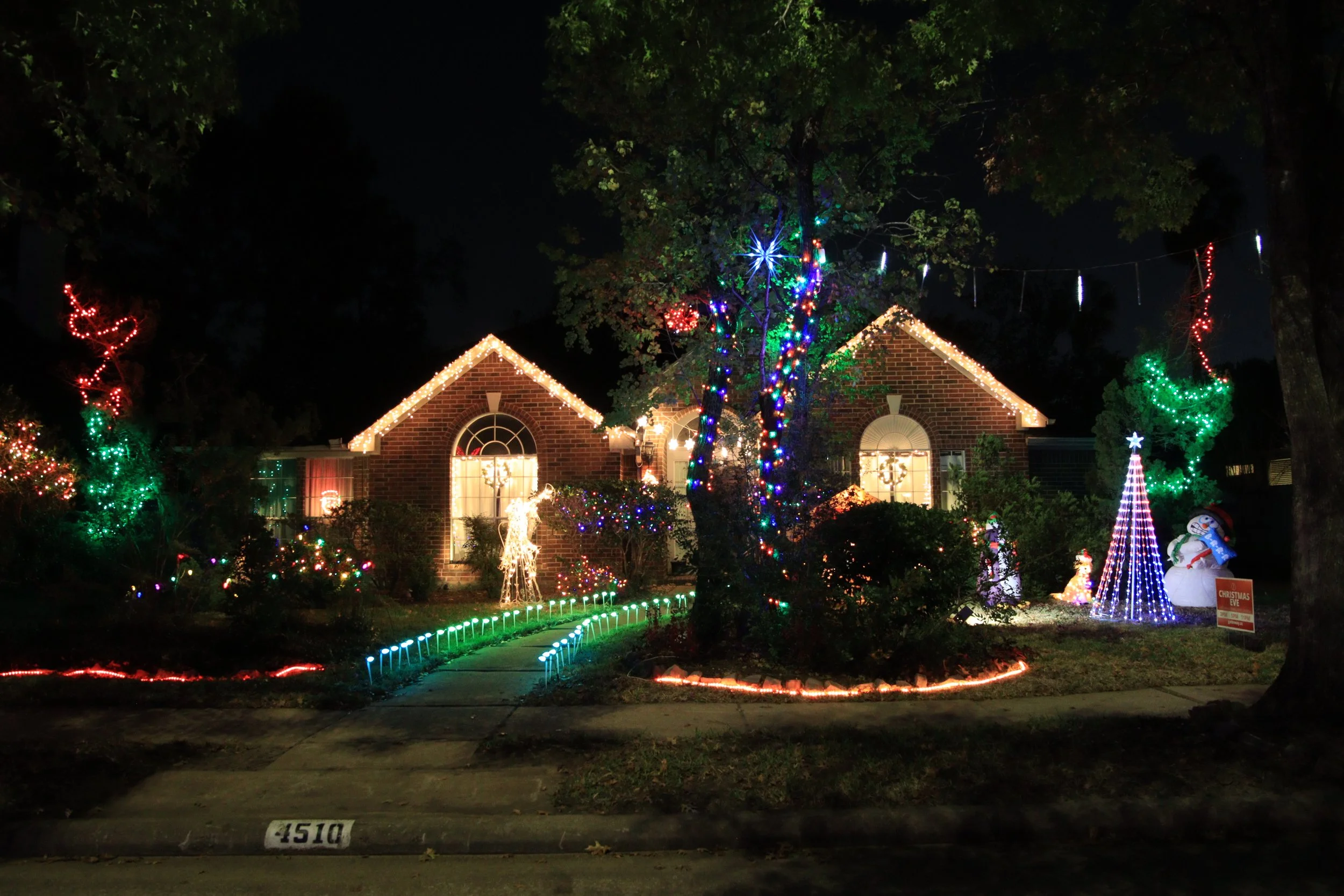 4510 Cedar Ridge Trl: Three Stars of Christmas
