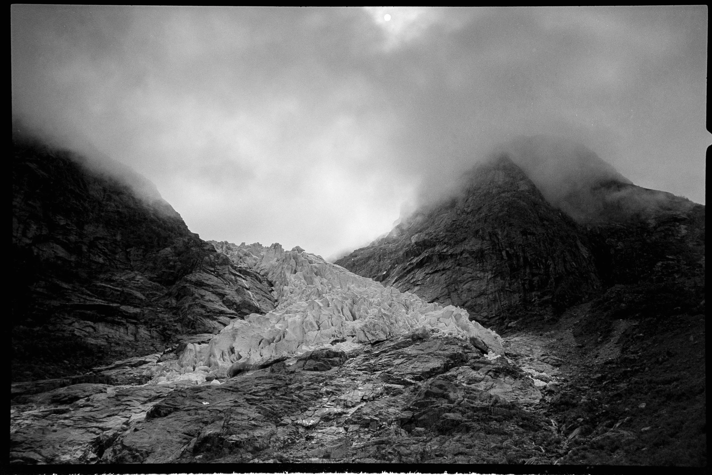Bondhusbreen mono-0200.jpg