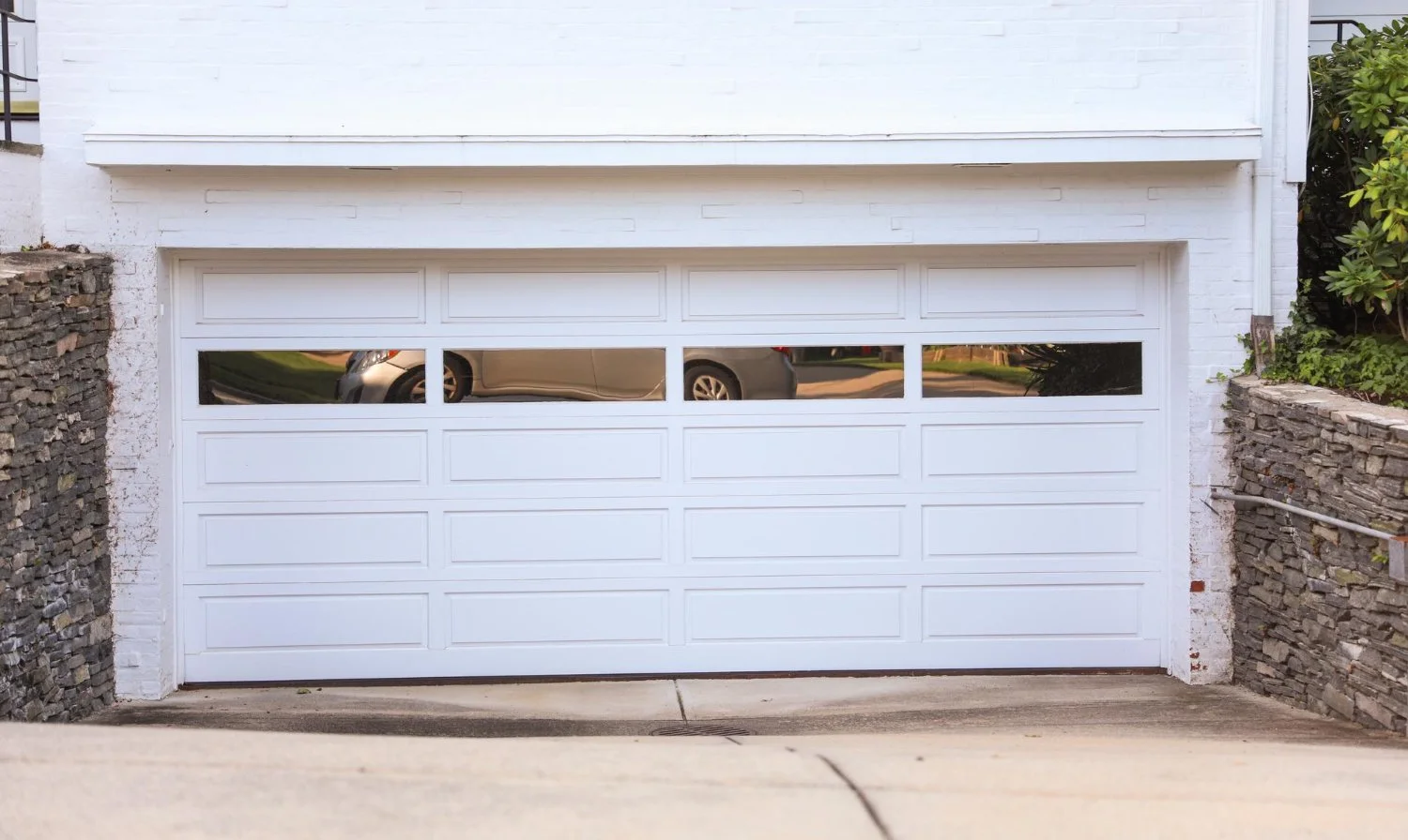 Choosing Residential Garage Doors That Suit Lakeland Homes