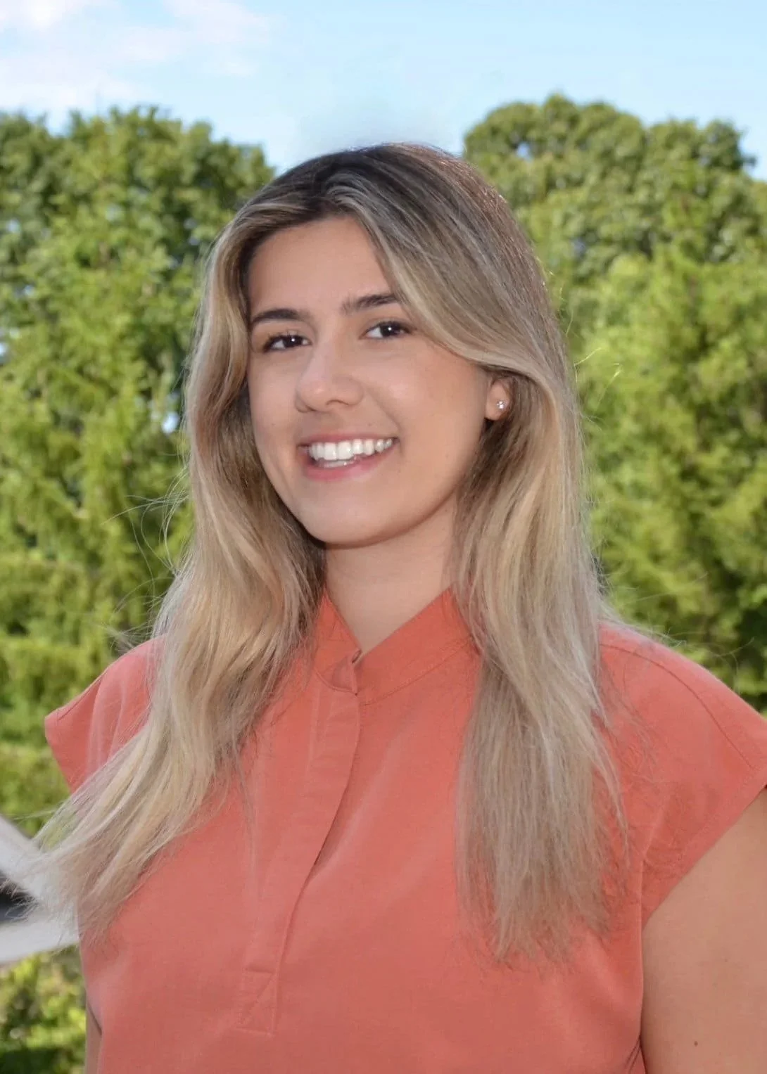 Headshot of our acupuncturist: Dr. Izabel Farynick