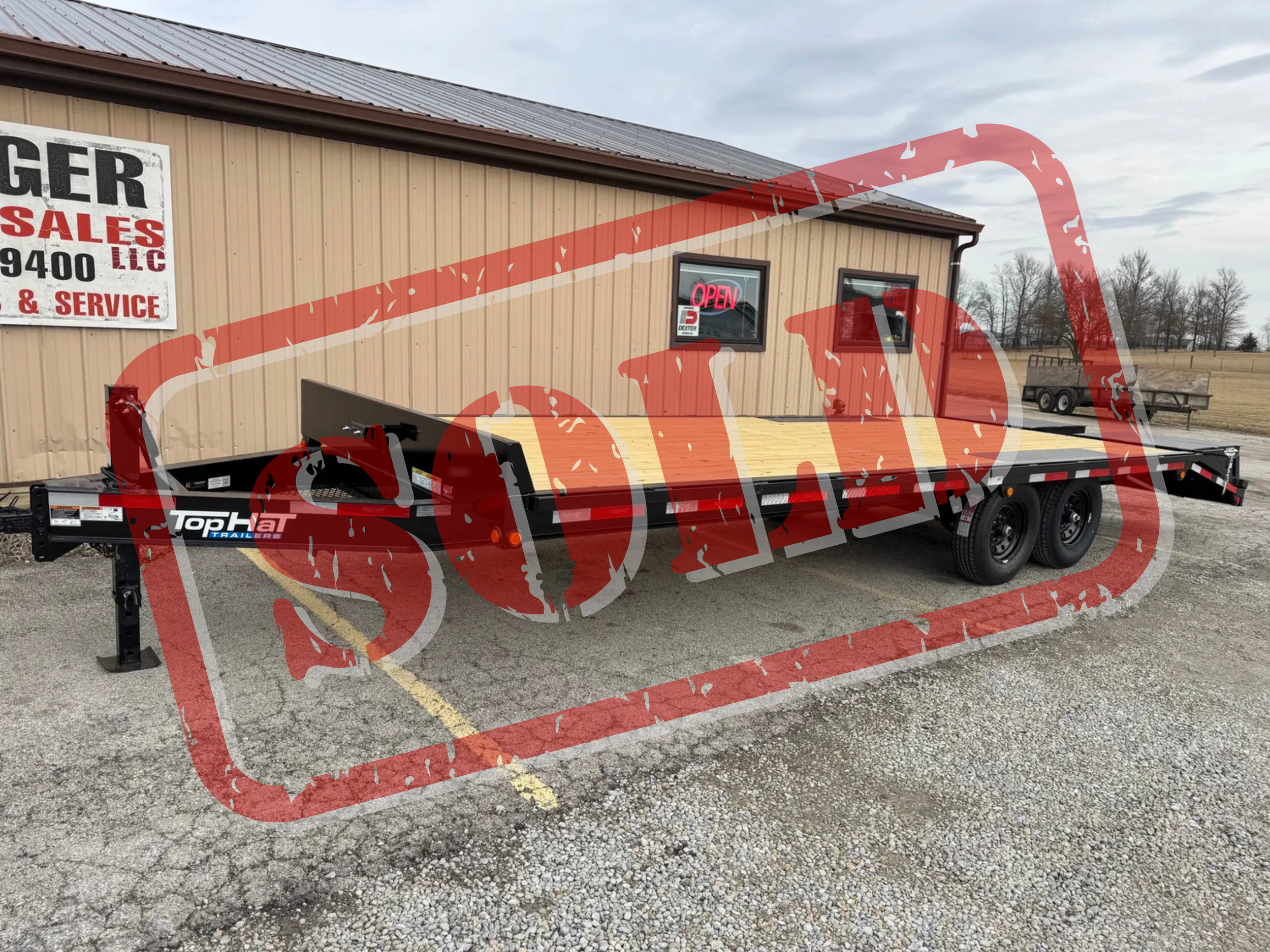 Top Hat 102”x24’ Deckover, 4’ Jumbo Ramps